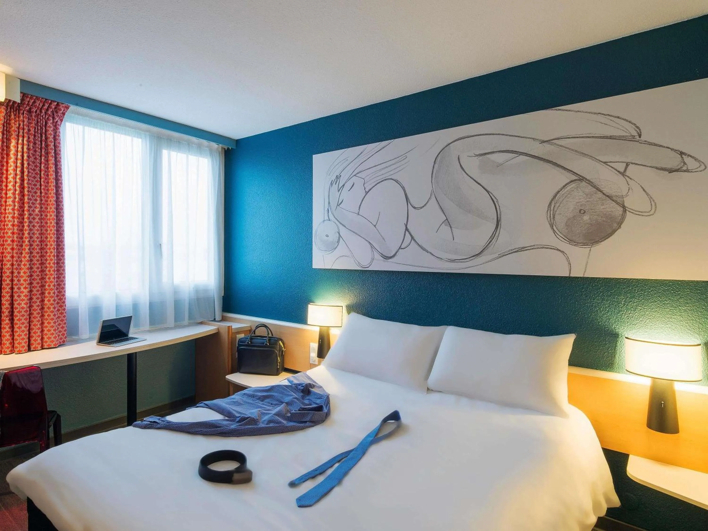 Bedroom, Bed in ibis Tours Nord