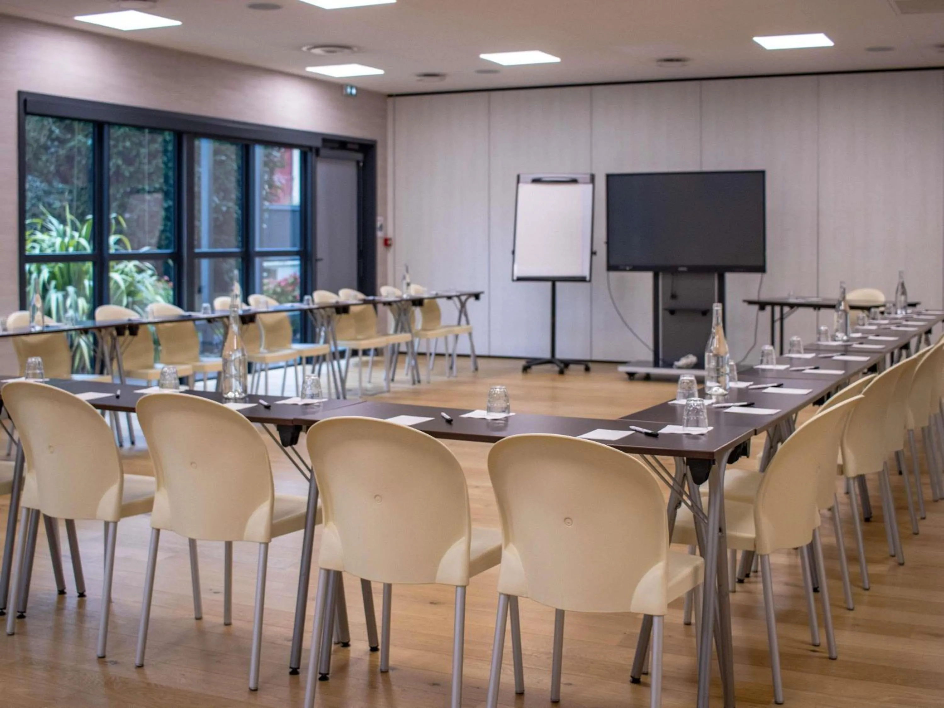 Meeting/conference room in ibis Rennes Beaulieu