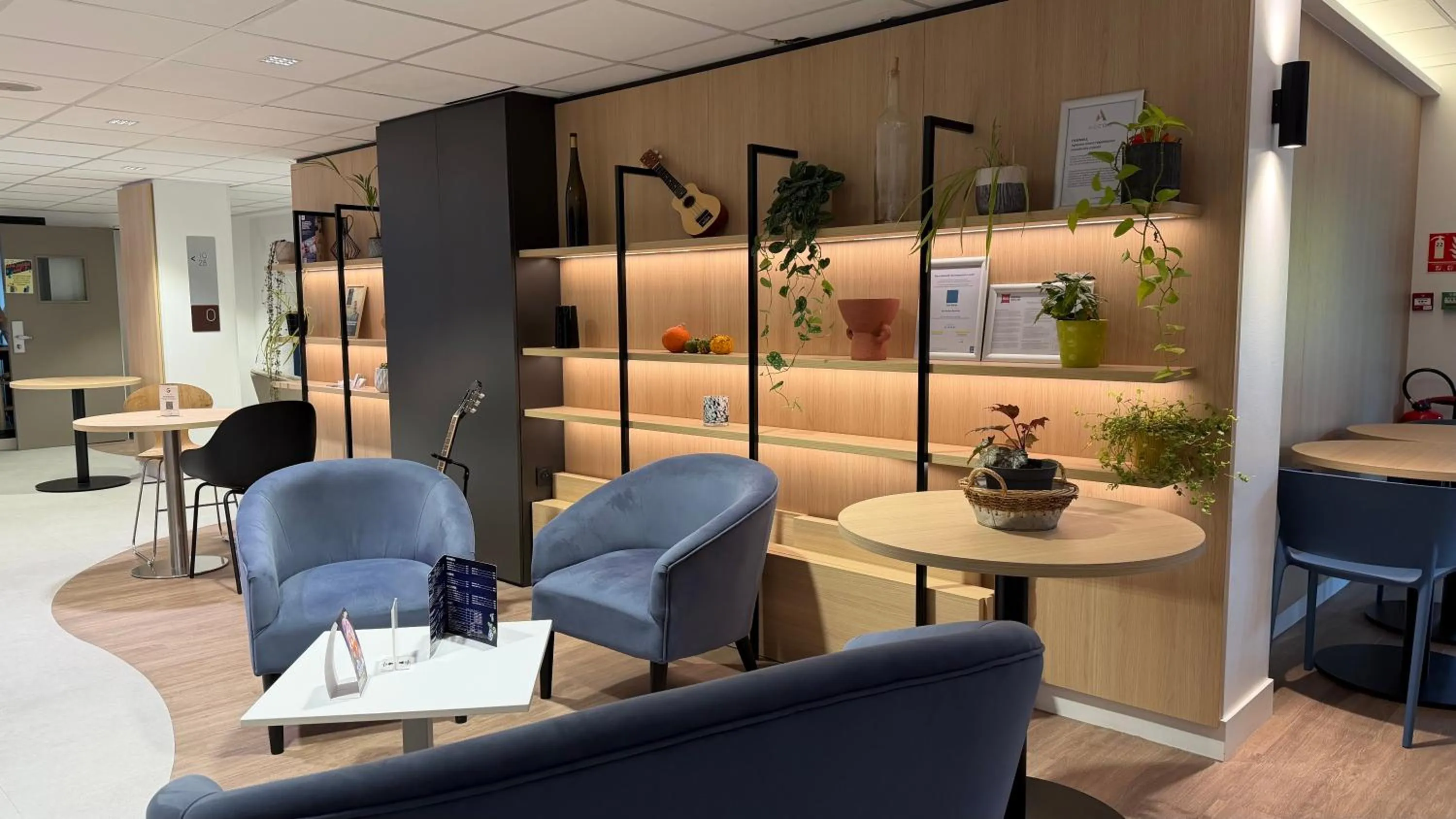 Living room in ibis Rennes Beaulieu