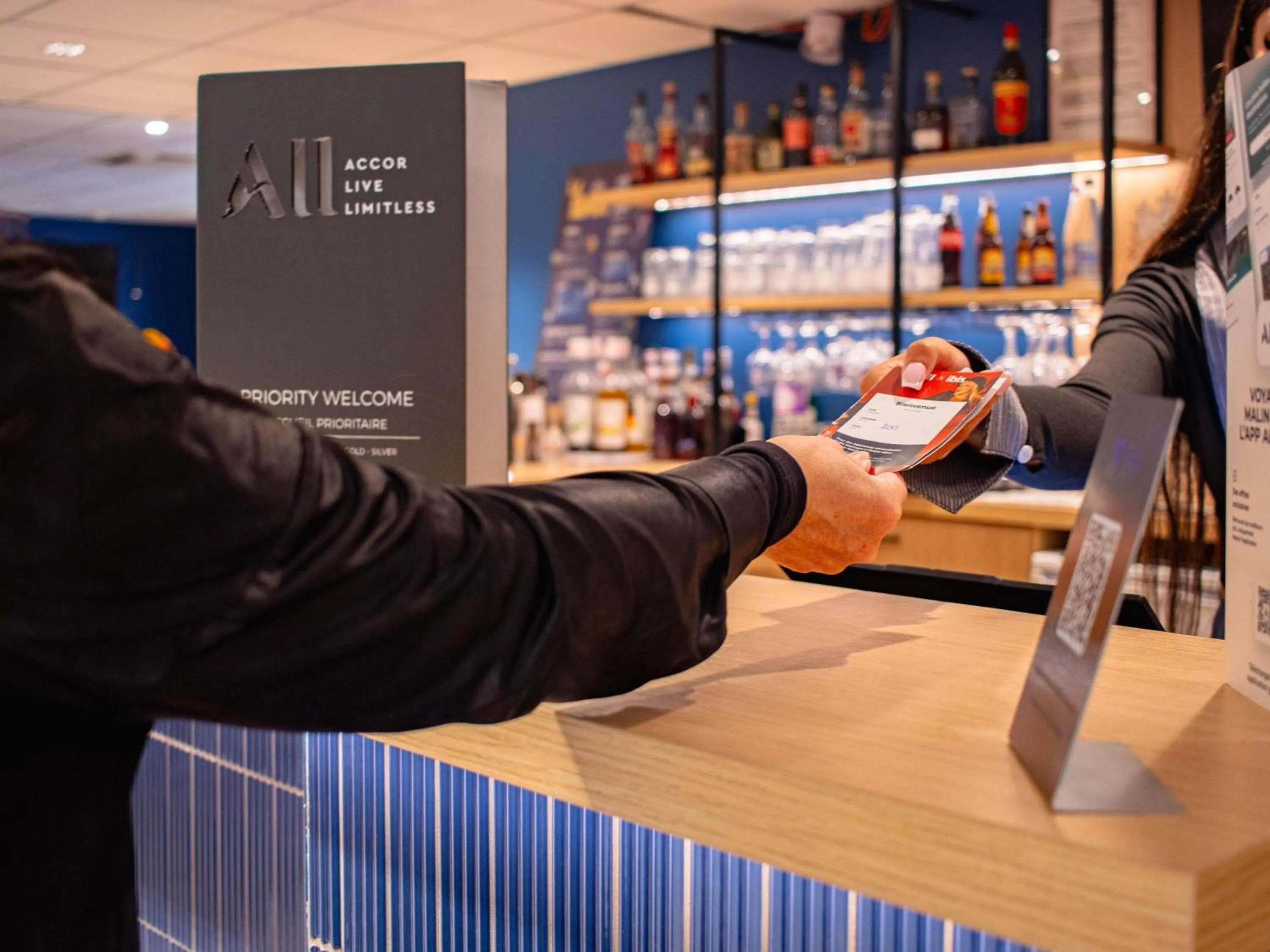 Lounge or bar in ibis Rennes Beaulieu