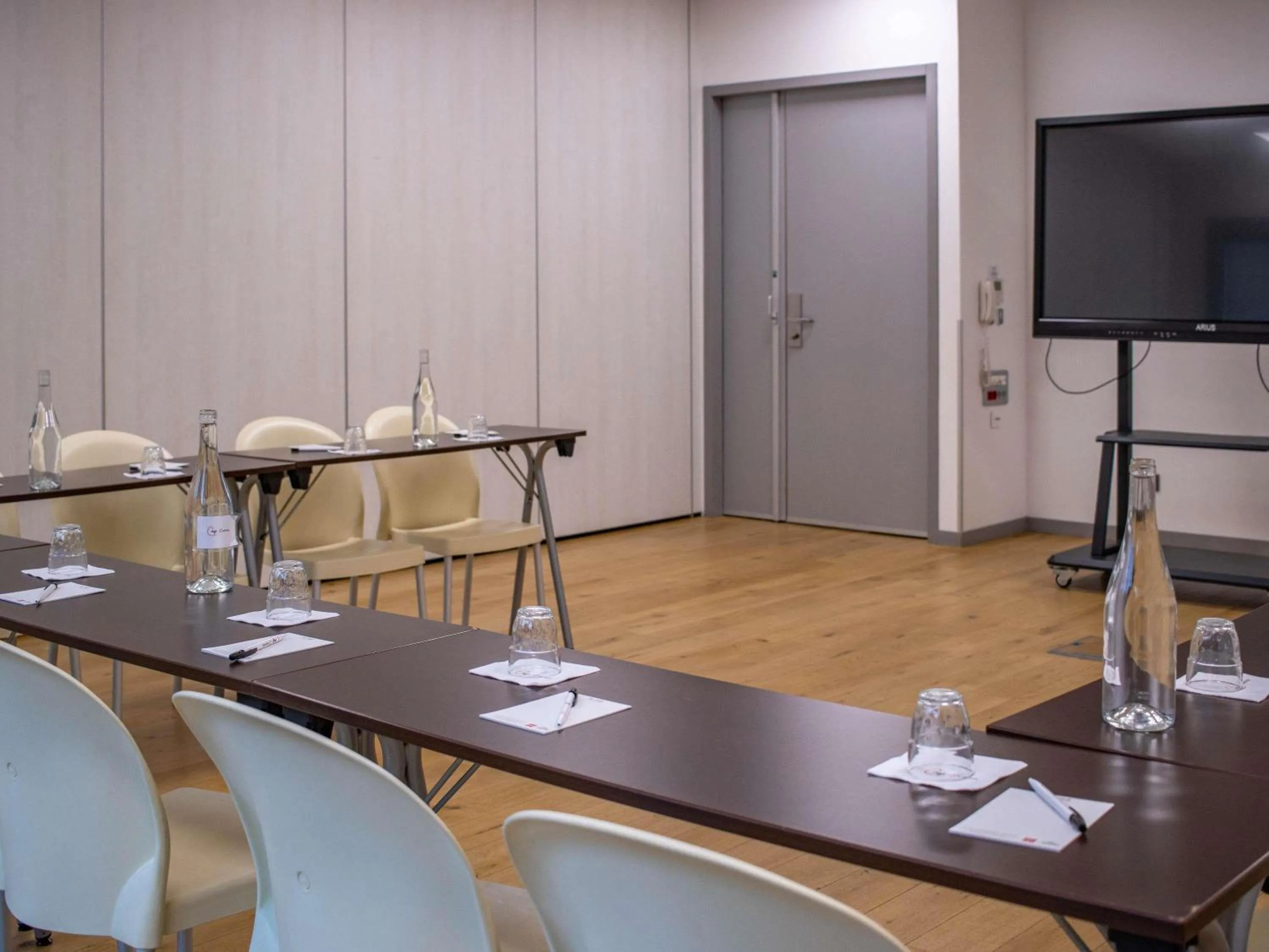 Meeting/conference room in ibis Rennes Beaulieu