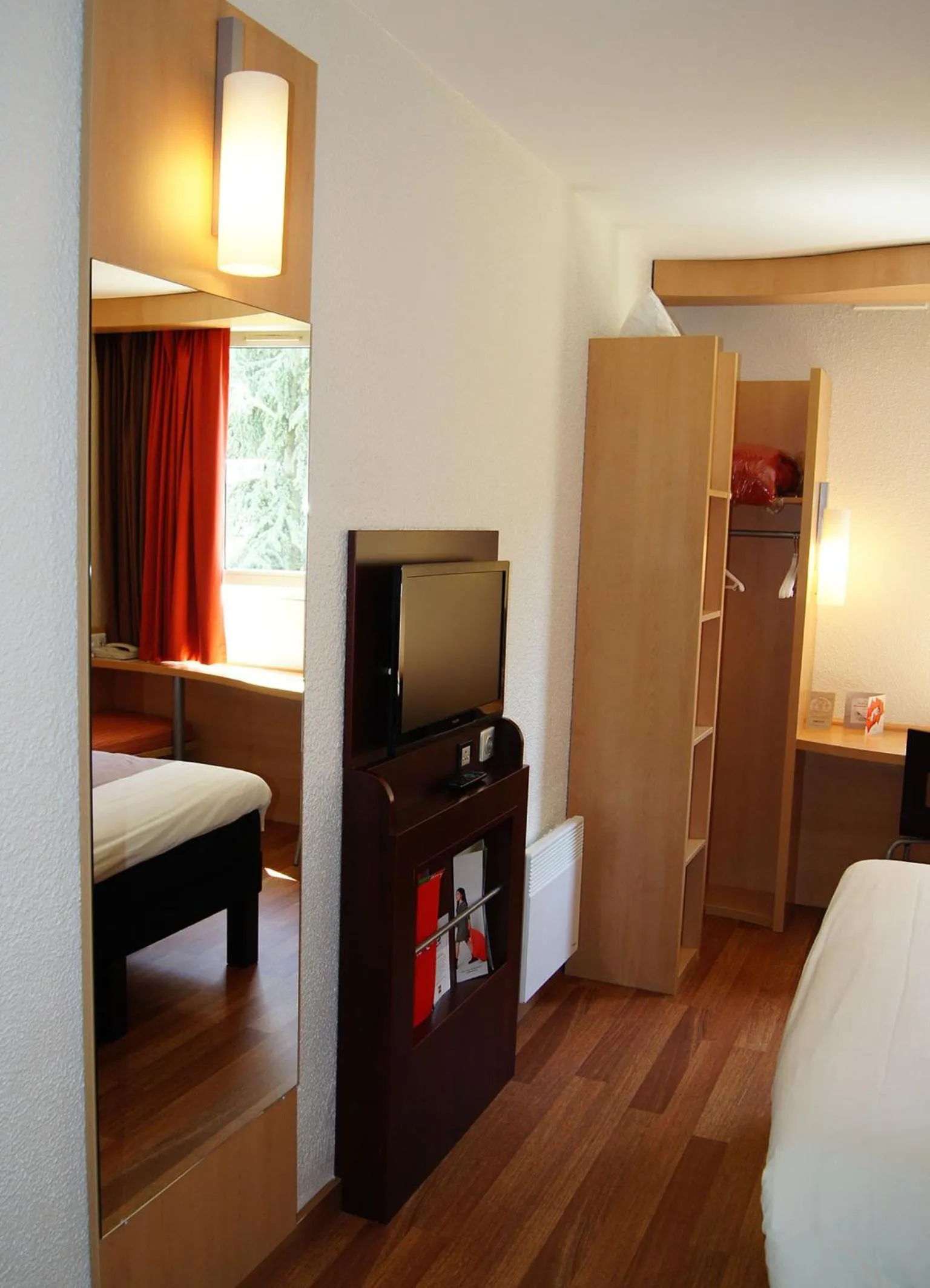 TV and multimedia, Bed in ibis Le Mans Est Pontlieue