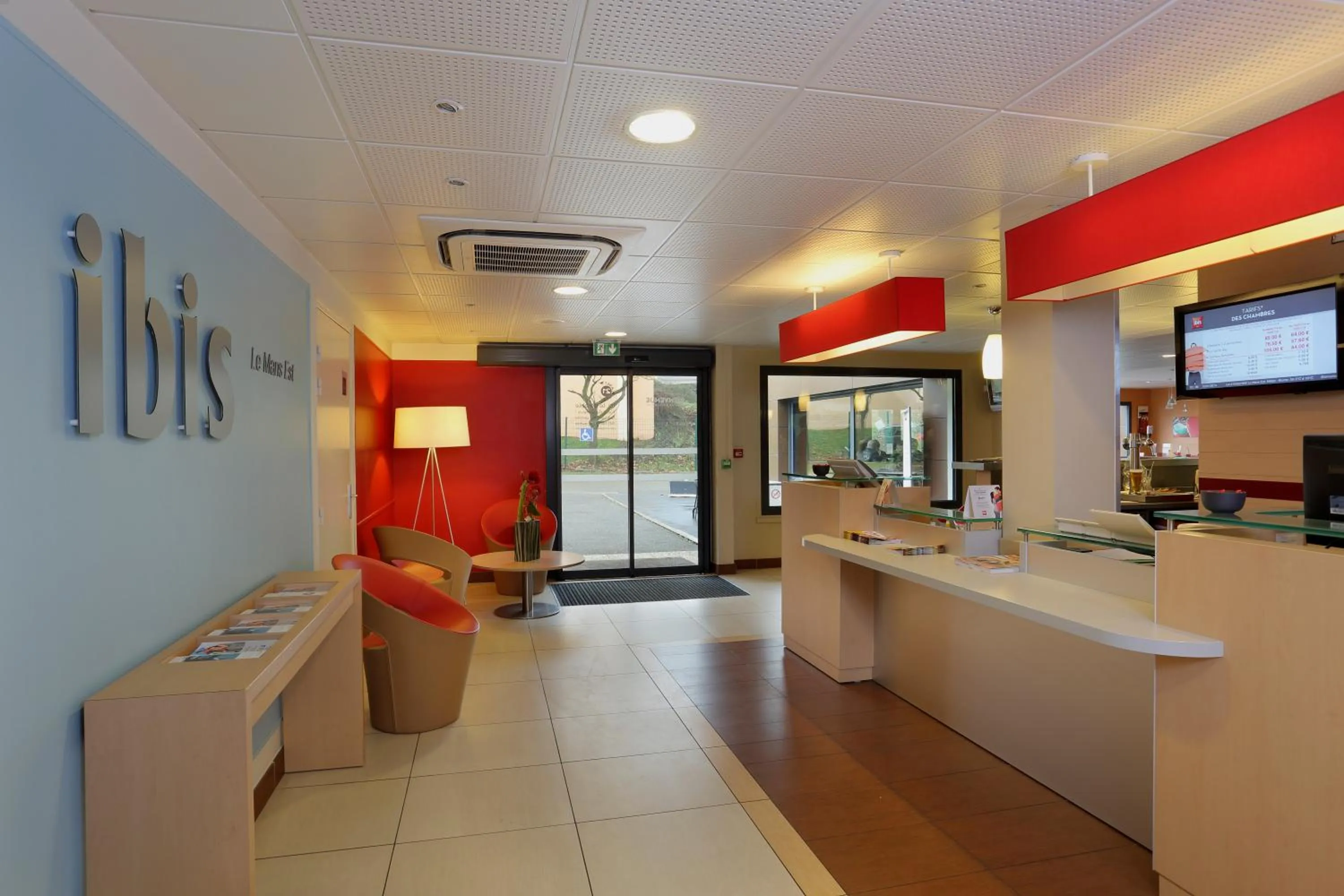 Lobby or reception in ibis Le Mans Est Pontlieue