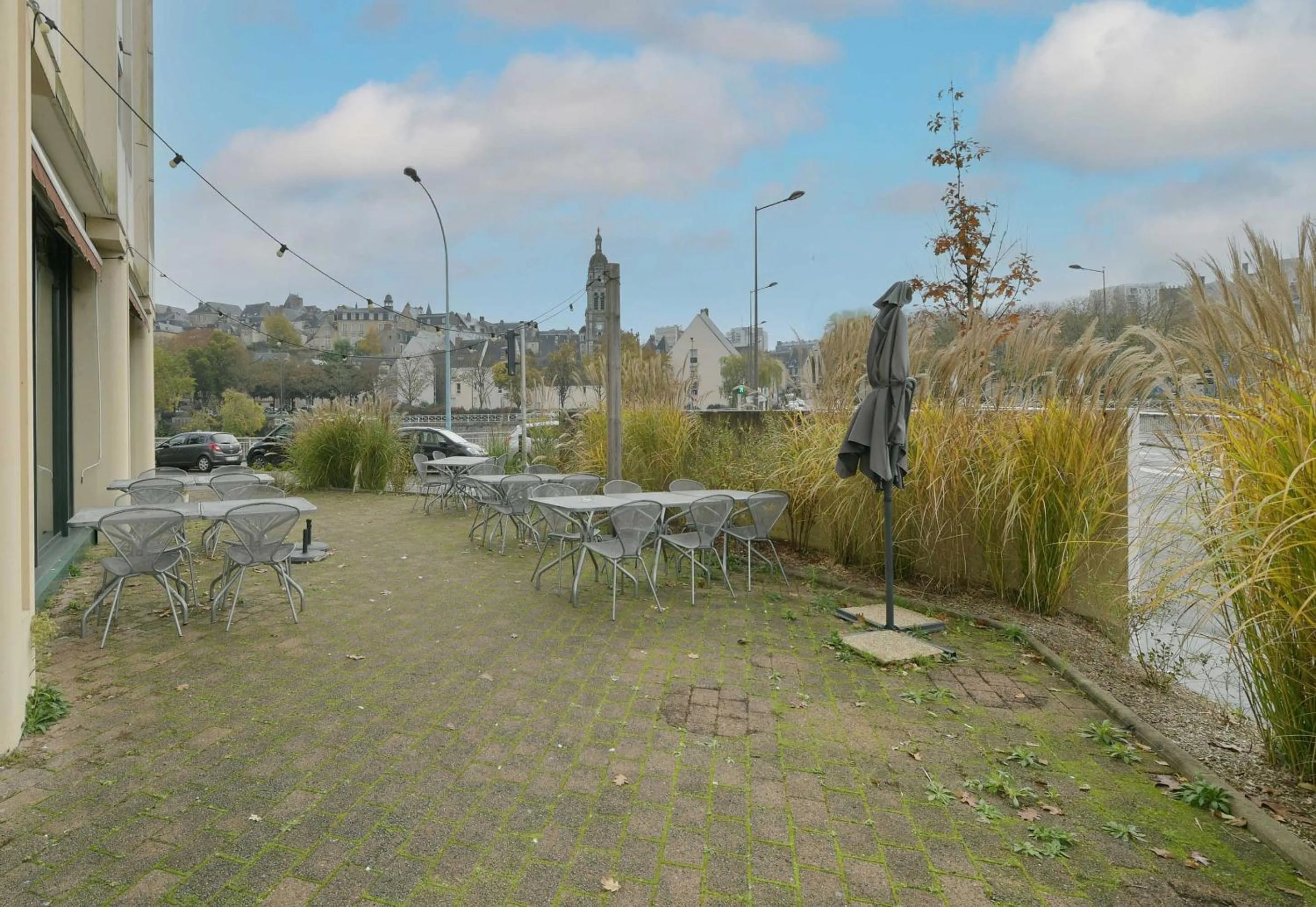 Patio in B&B HOTEL Le Mans Centre Cathédrale