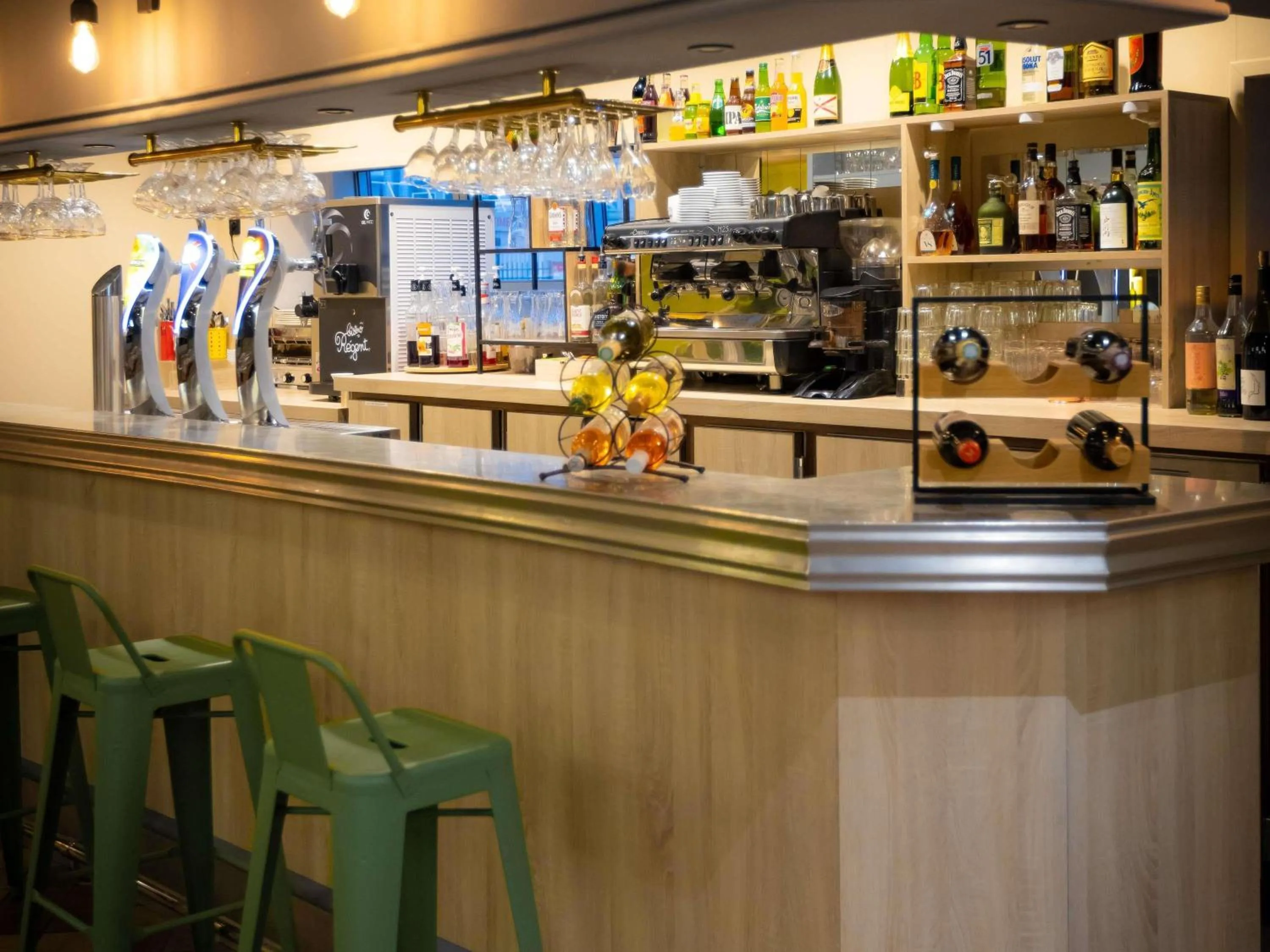 Lounge or bar in ibis Besançon Centre la City