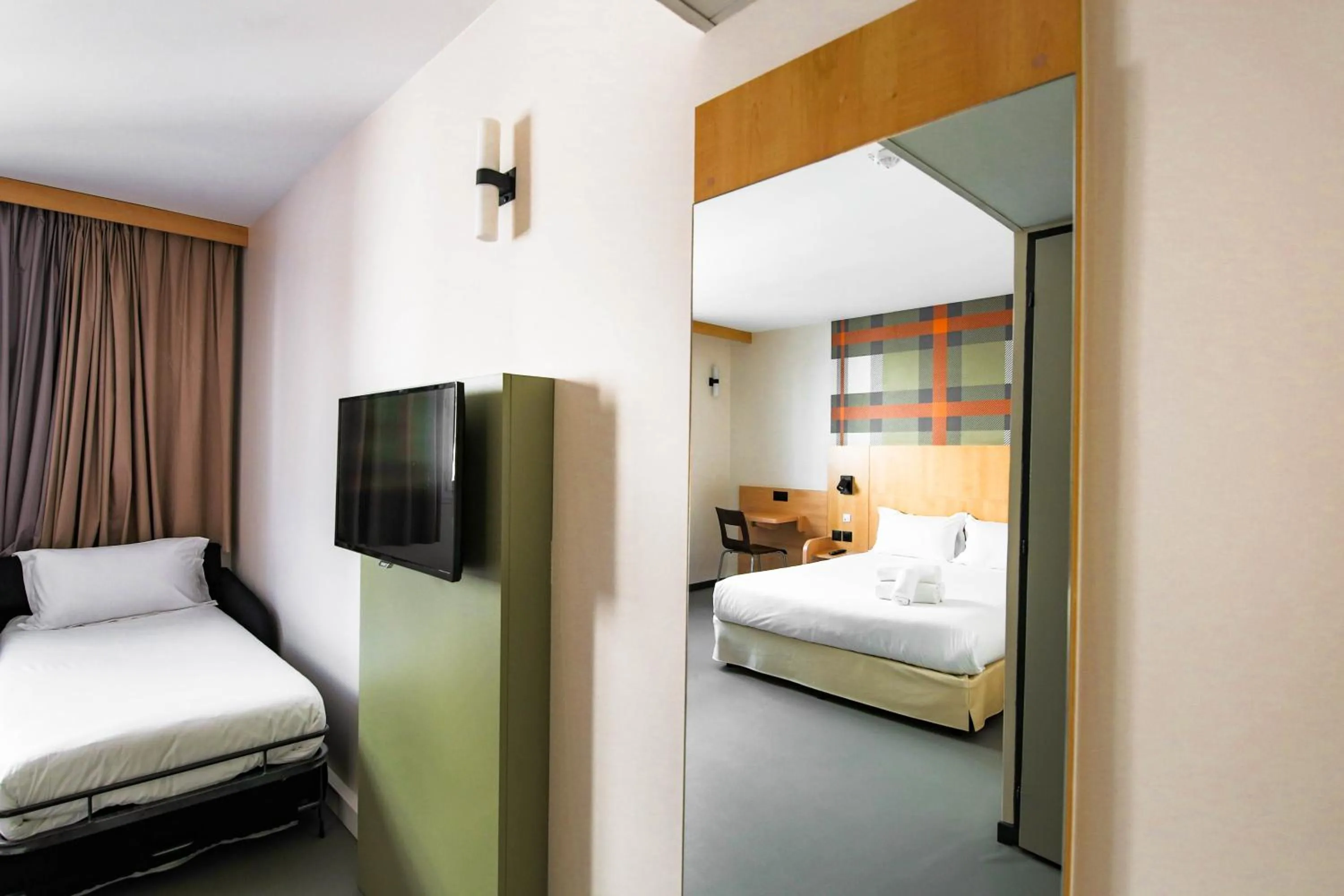 Bedroom, Bed in easyHotel Nice Old Town