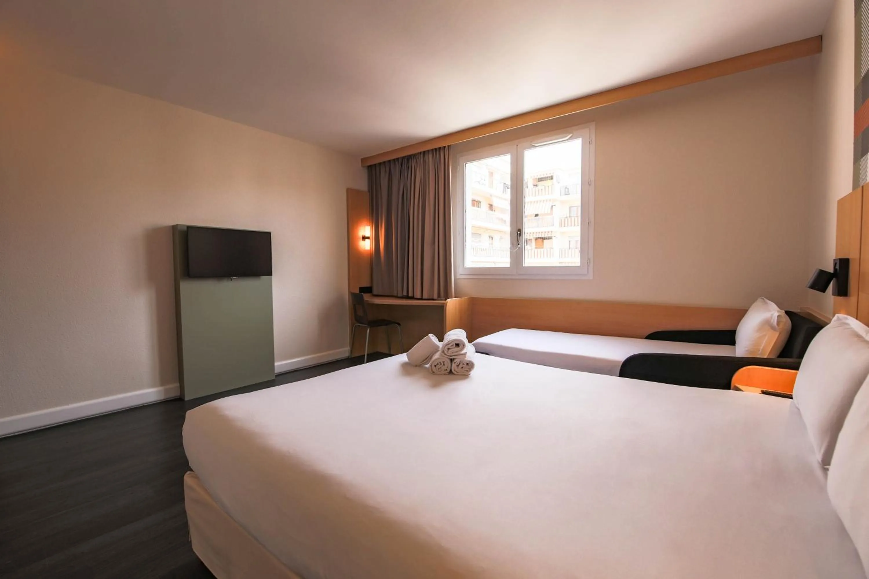 Bedroom, Bed in easyHotel Nice Old Town