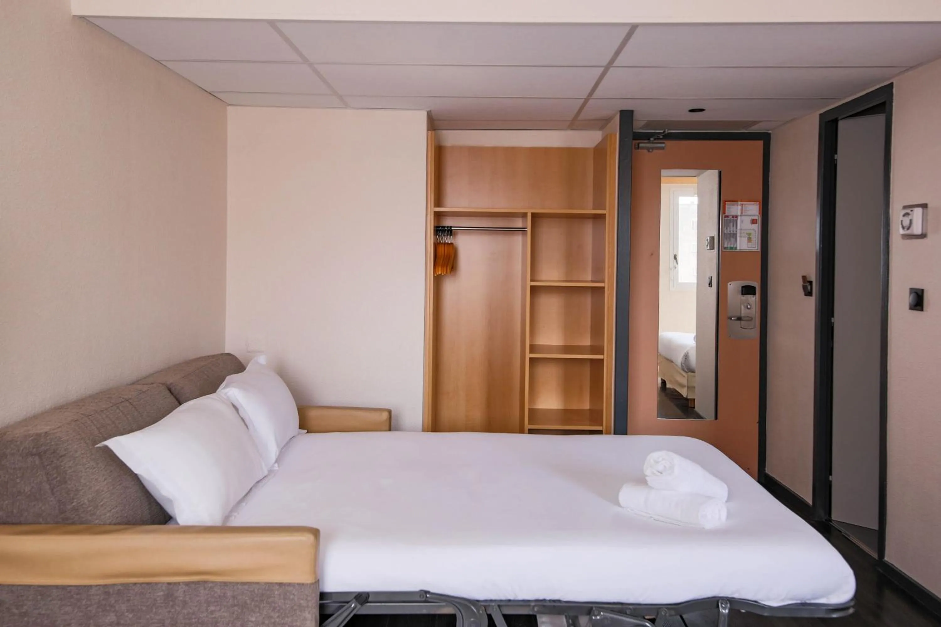 Bedroom, Bed in easyHotel Nice Old Town