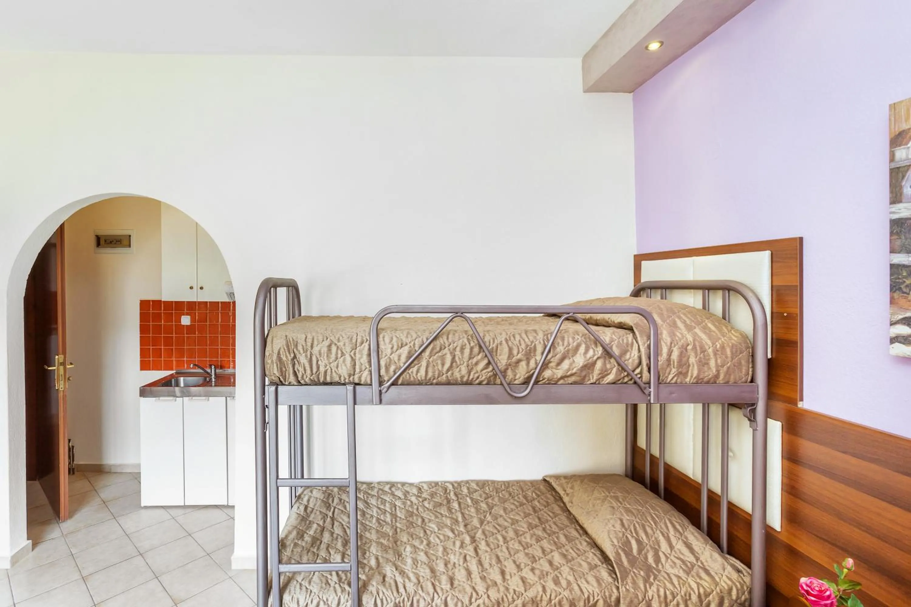 bunk bed in Lemon Garden