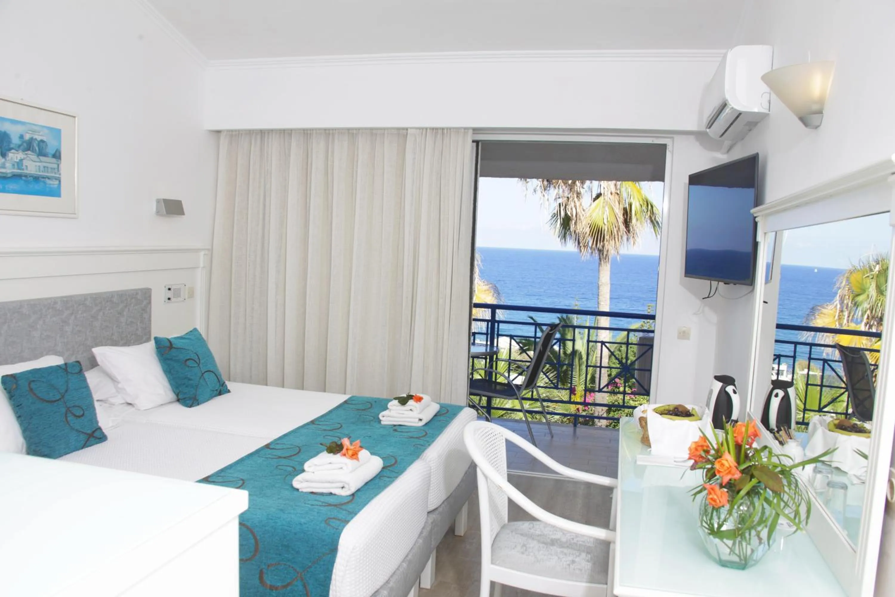 Sea view, Bed in Rethymno Mare & Water Park