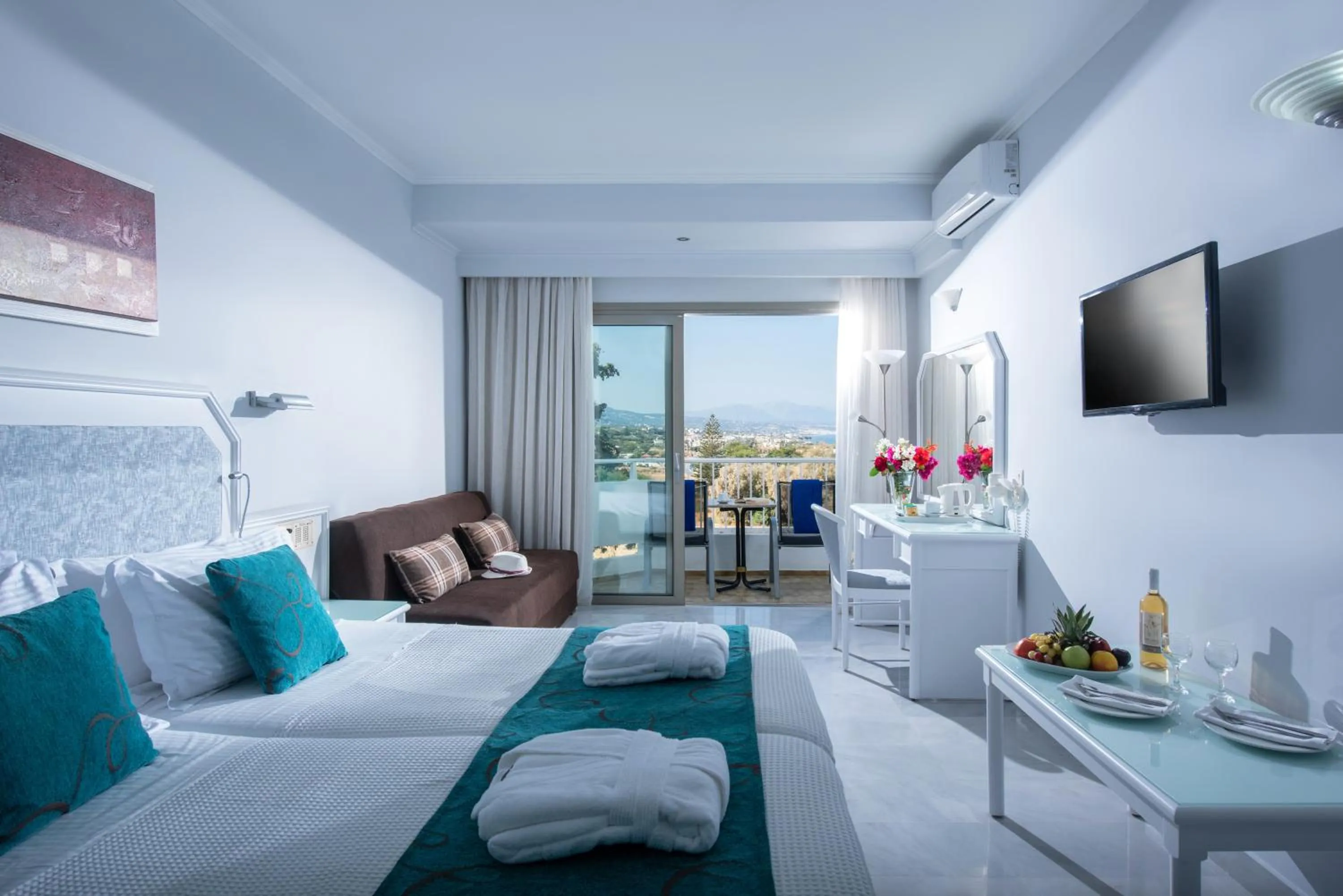 Sea view, Bed in Rethymno Mare & Water Park