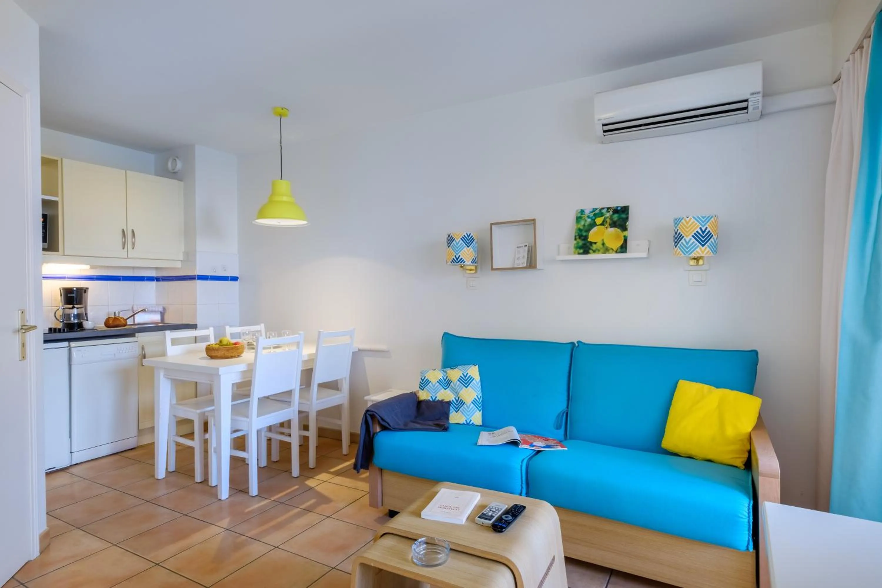 Communal lounge/ TV room in Résidence Pierre & Vacances Les Rivages Du Parc