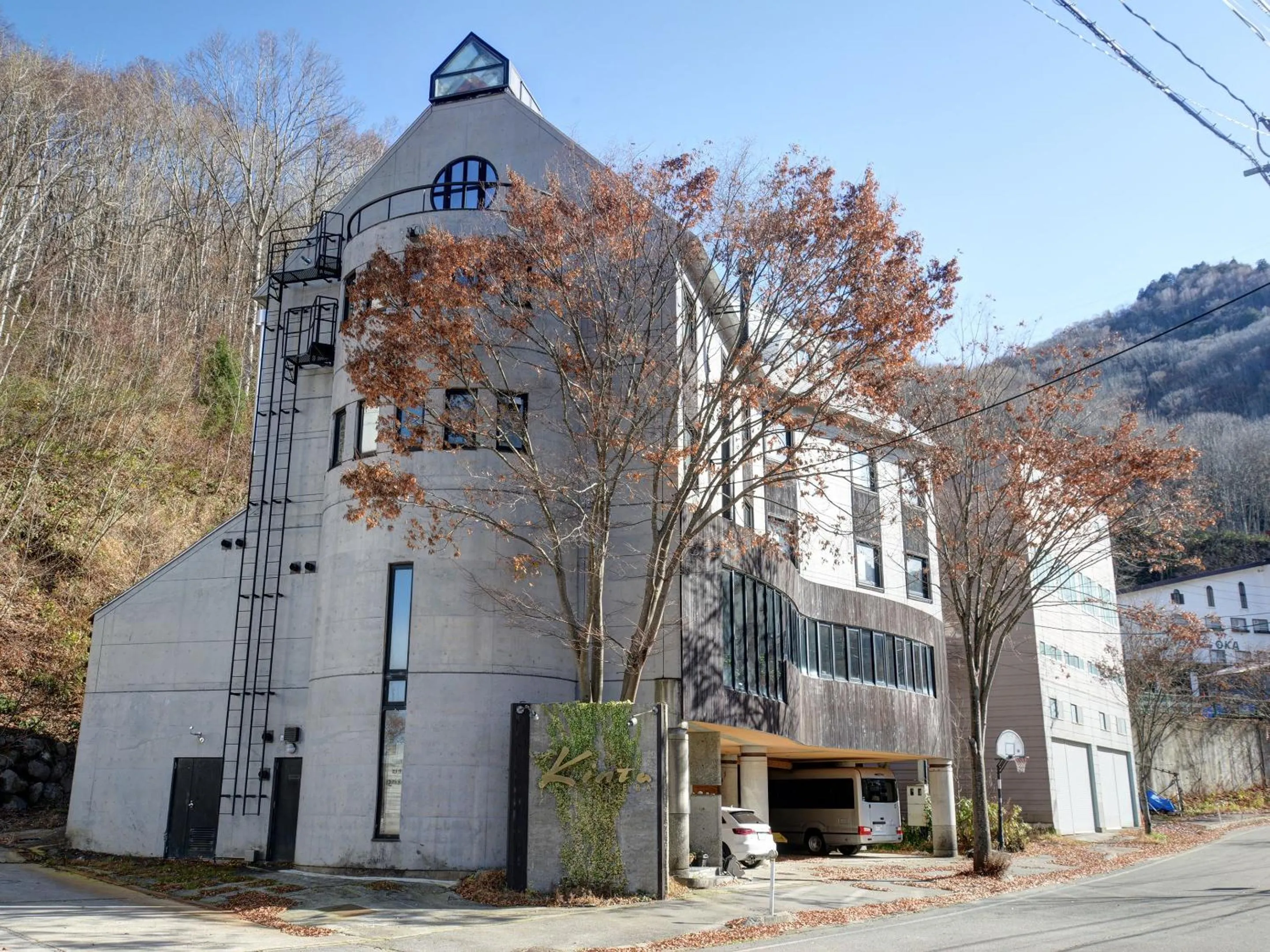 Property building in the Kinta Naeba