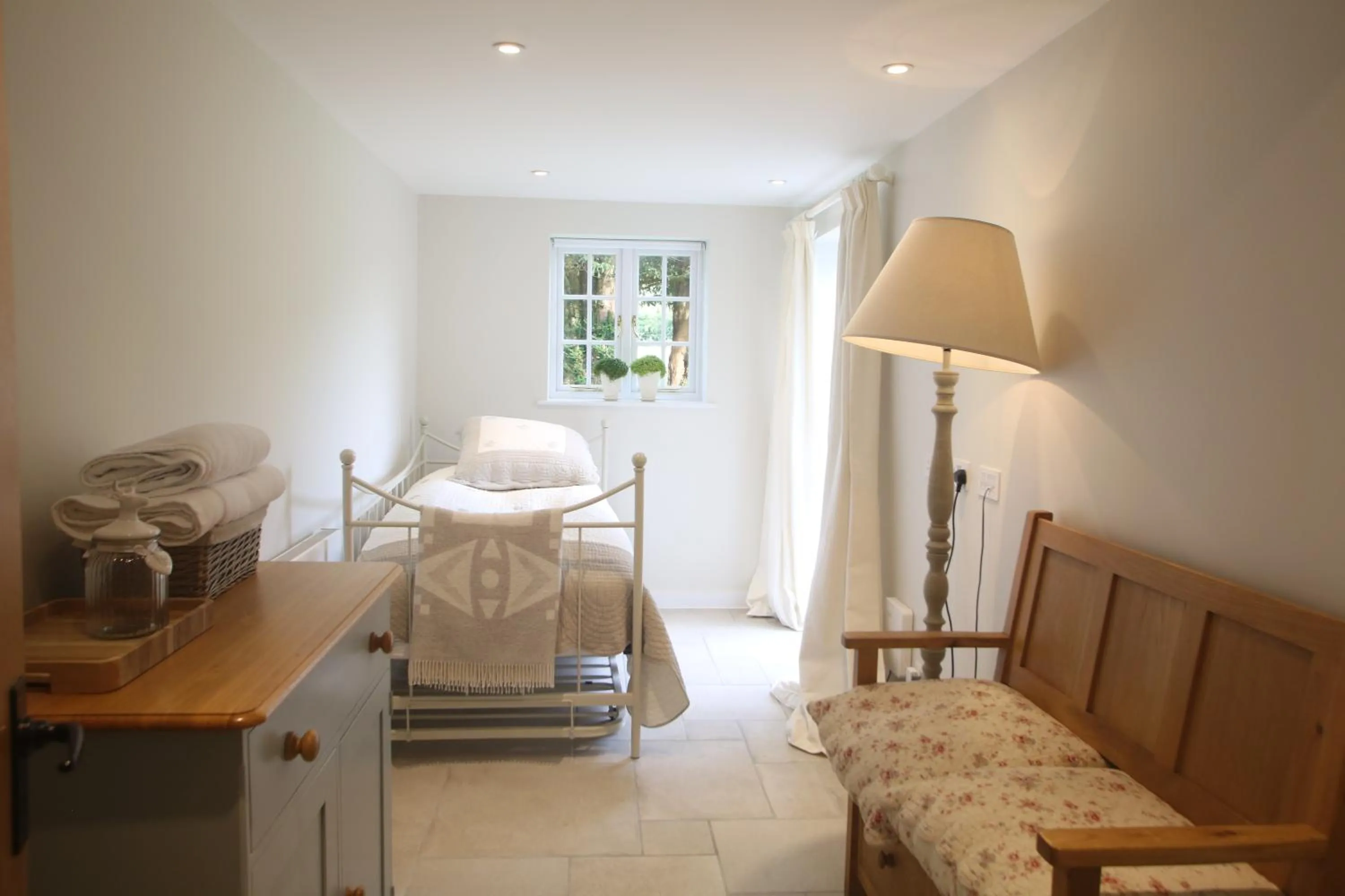 Bed in Charlton End - Goodwood Events