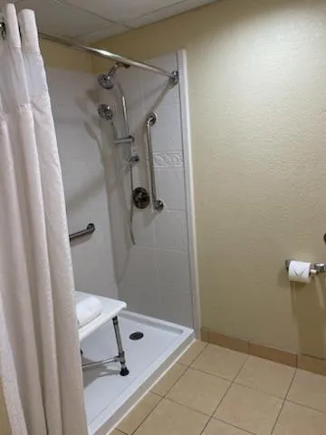 Shower in Quality Inn & Suites Morgantown - University Area