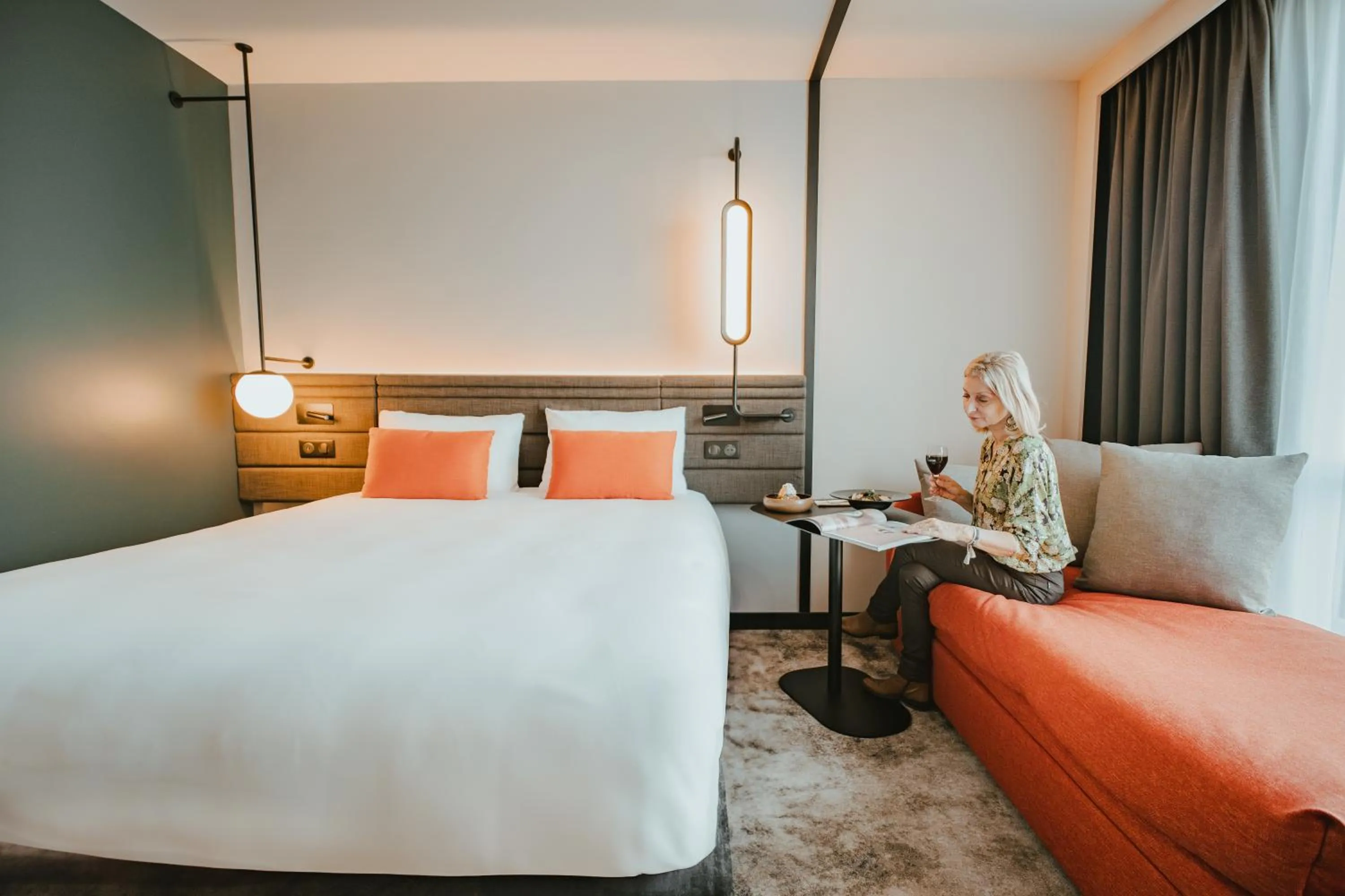 Photo of the whole room, Bed in Novotel Lens Noyelles