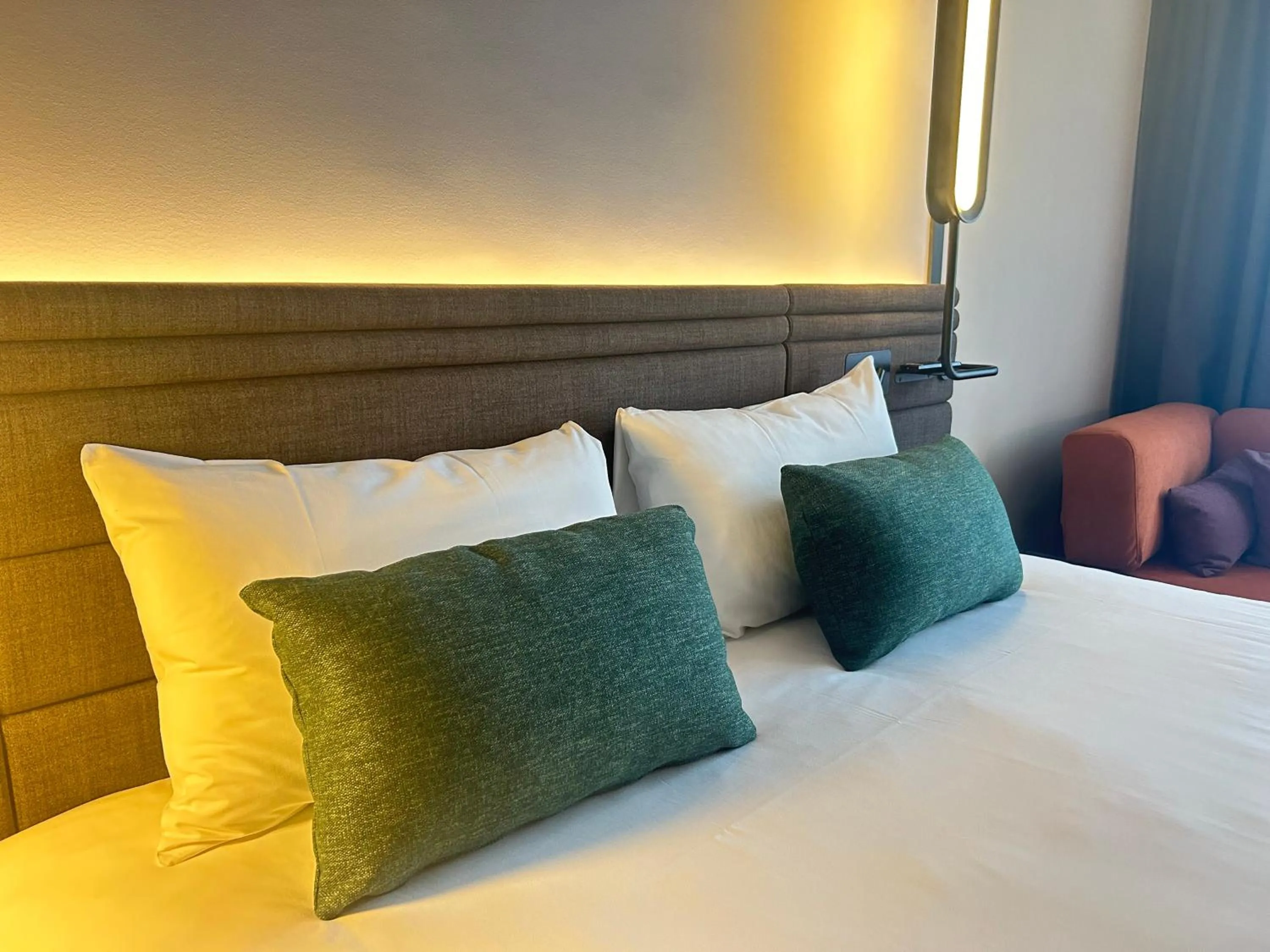 Bedroom, Bed in Novotel Lens Noyelles