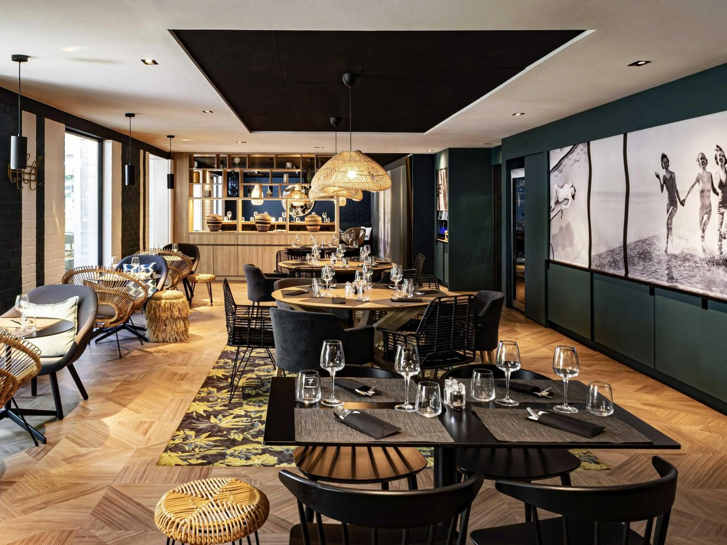 Restaurant/places to eat in Novotel Lens Noyelles