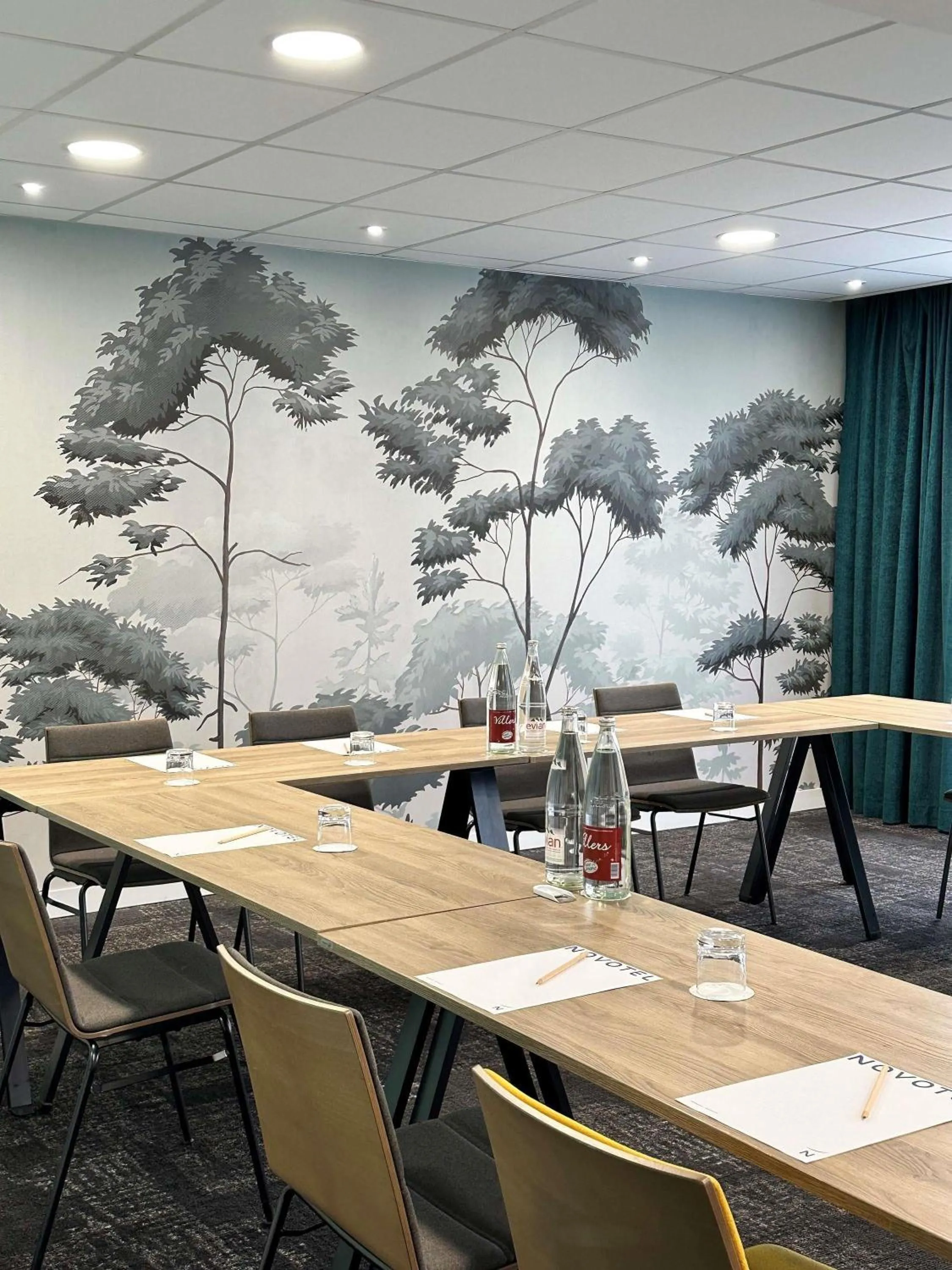 Meeting/conference room in Novotel Lens Noyelles