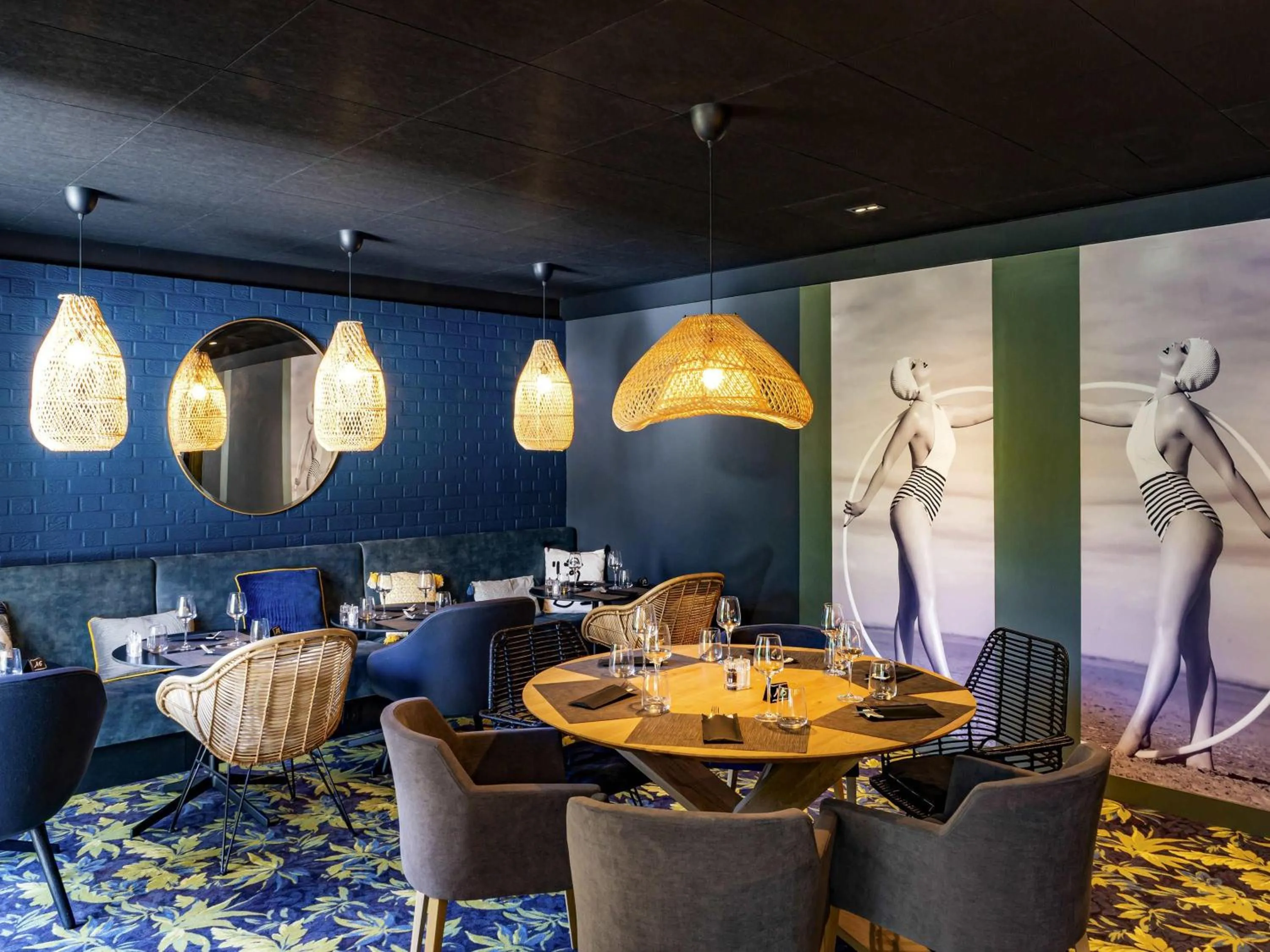 Restaurant/places to eat in Novotel Lens Noyelles