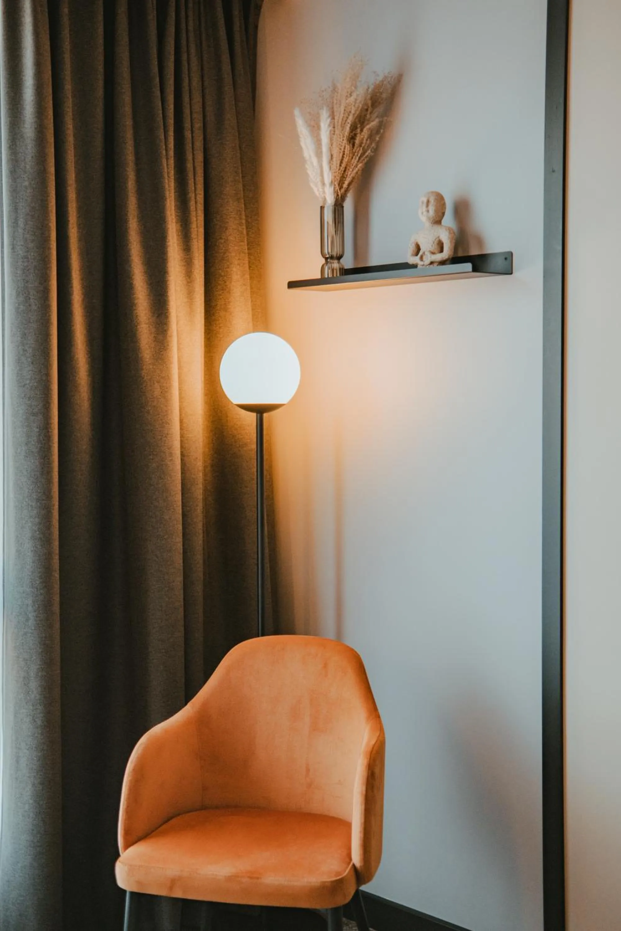 Seating area in Novotel Lens Noyelles