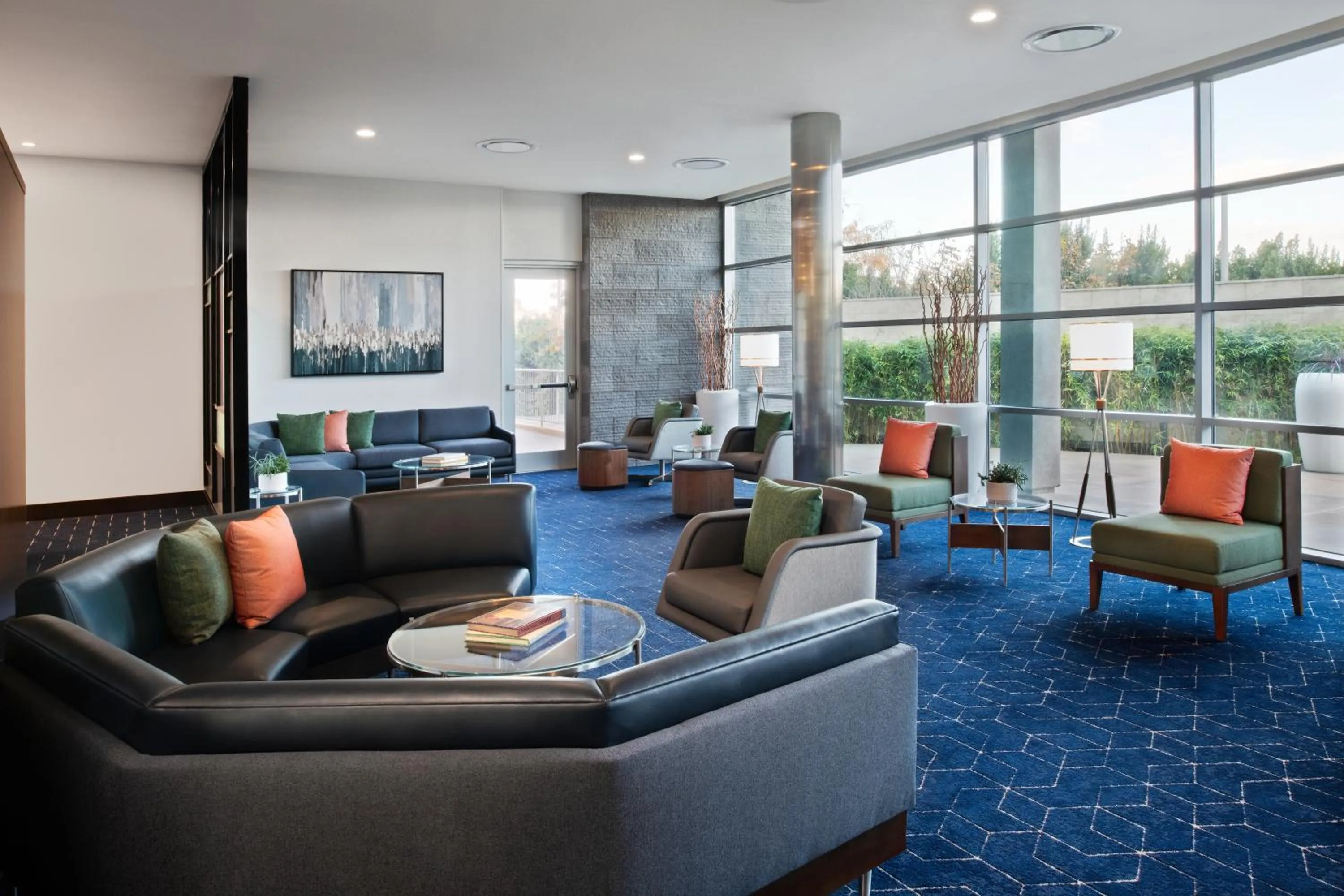 Seating area in Courtyard by Marriott San Jose North/ Silicon Valley