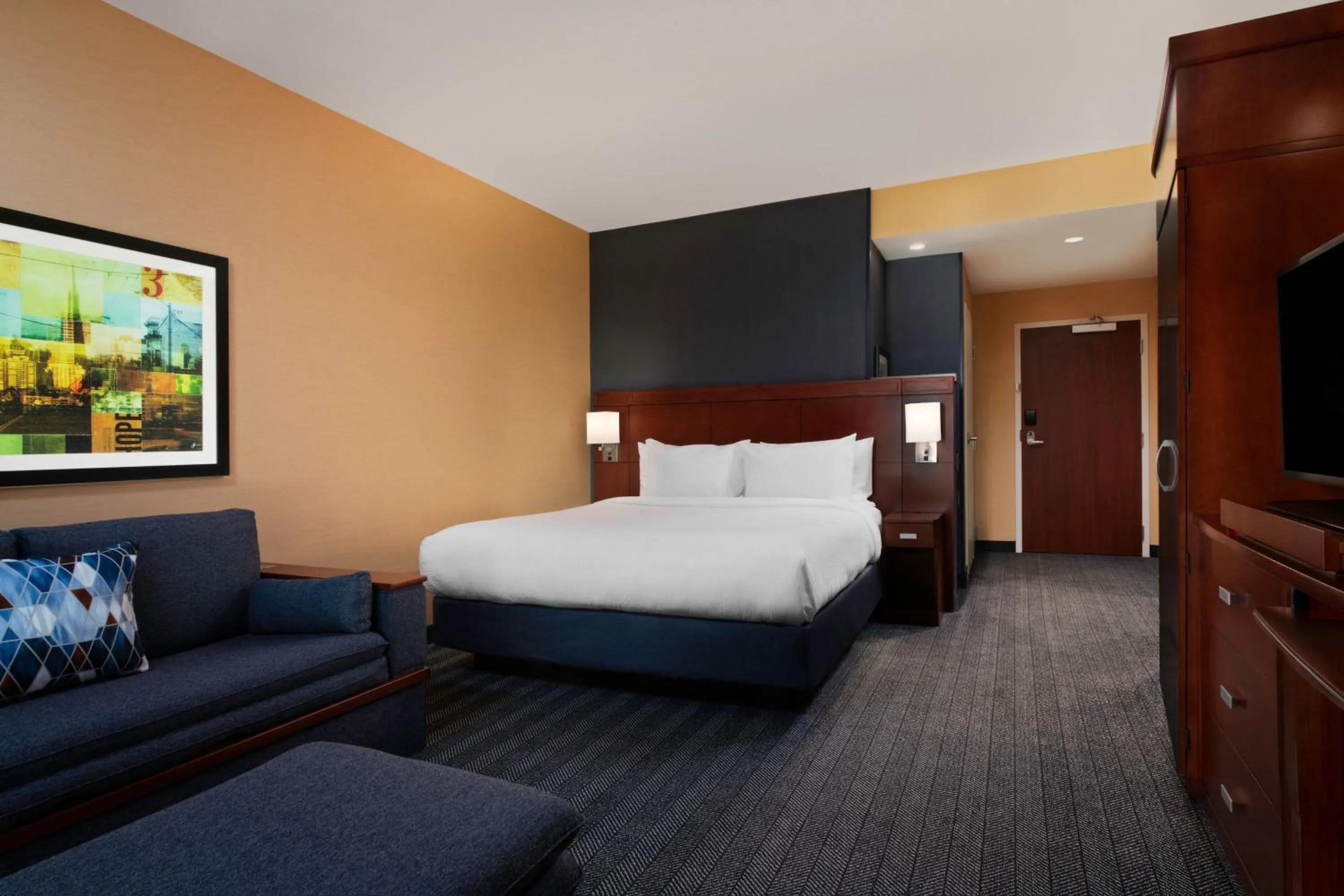 Photo of the whole room, Bed in Courtyard by Marriott San Jose North/ Silicon Valley