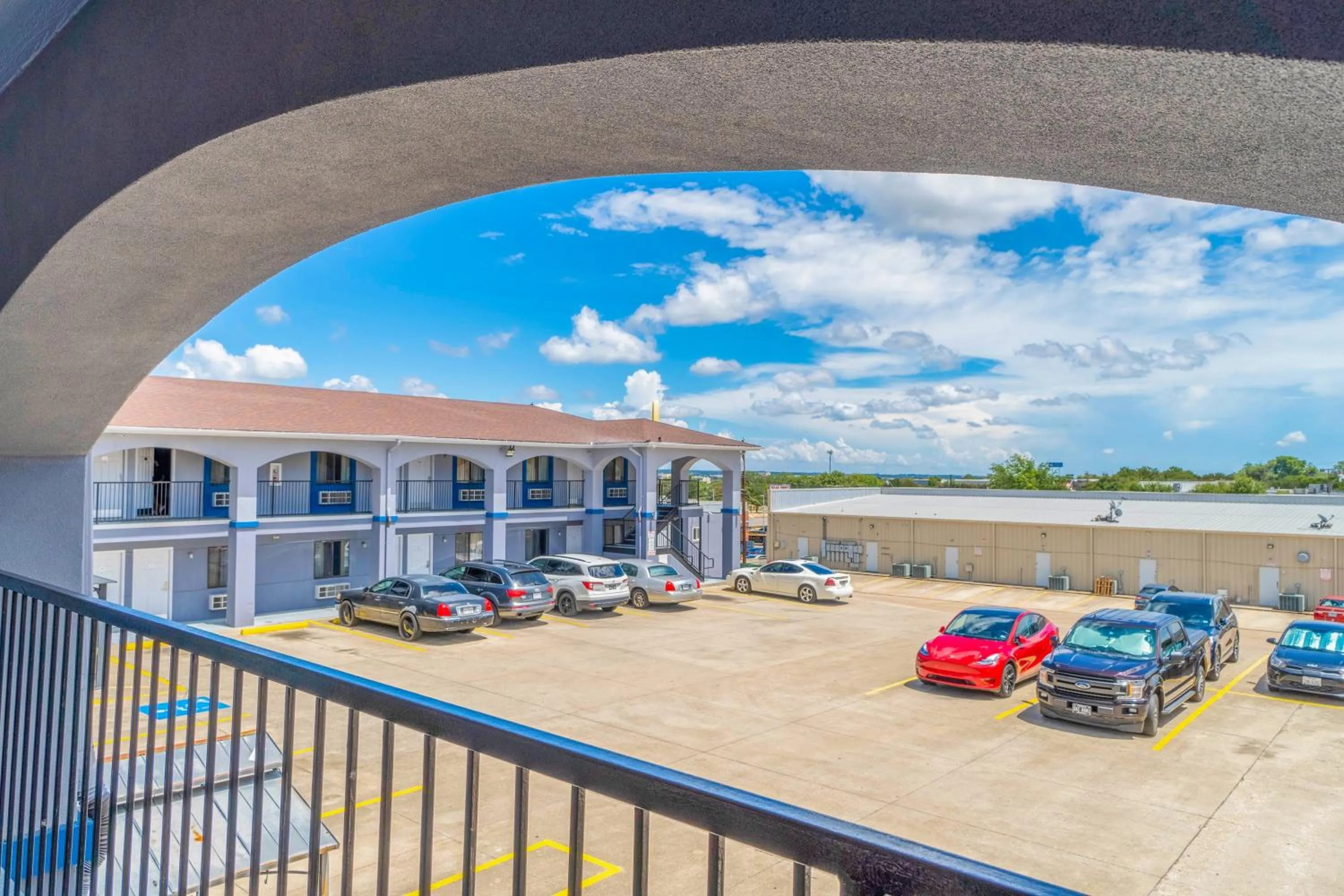 Facade/entrance in High Five Inn By OYO Killeen