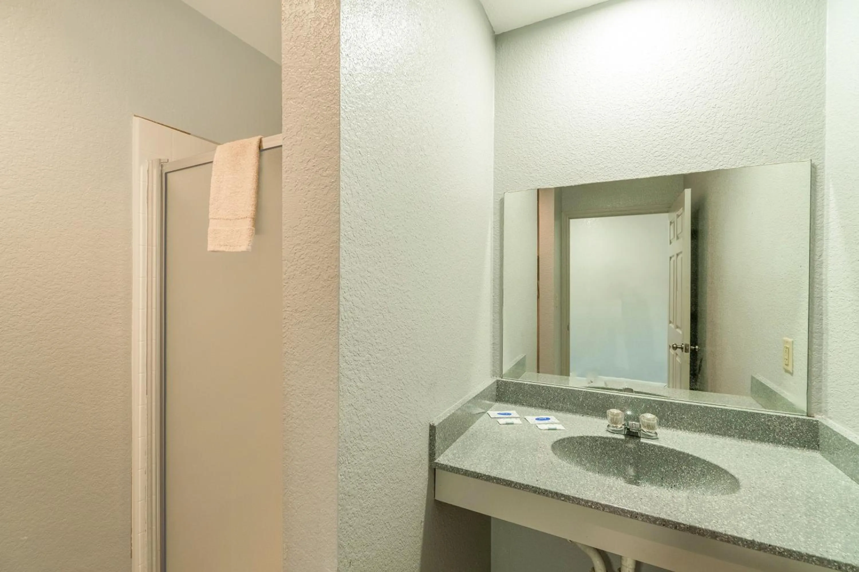 Bathroom in High Five Inn By OYO Killeen