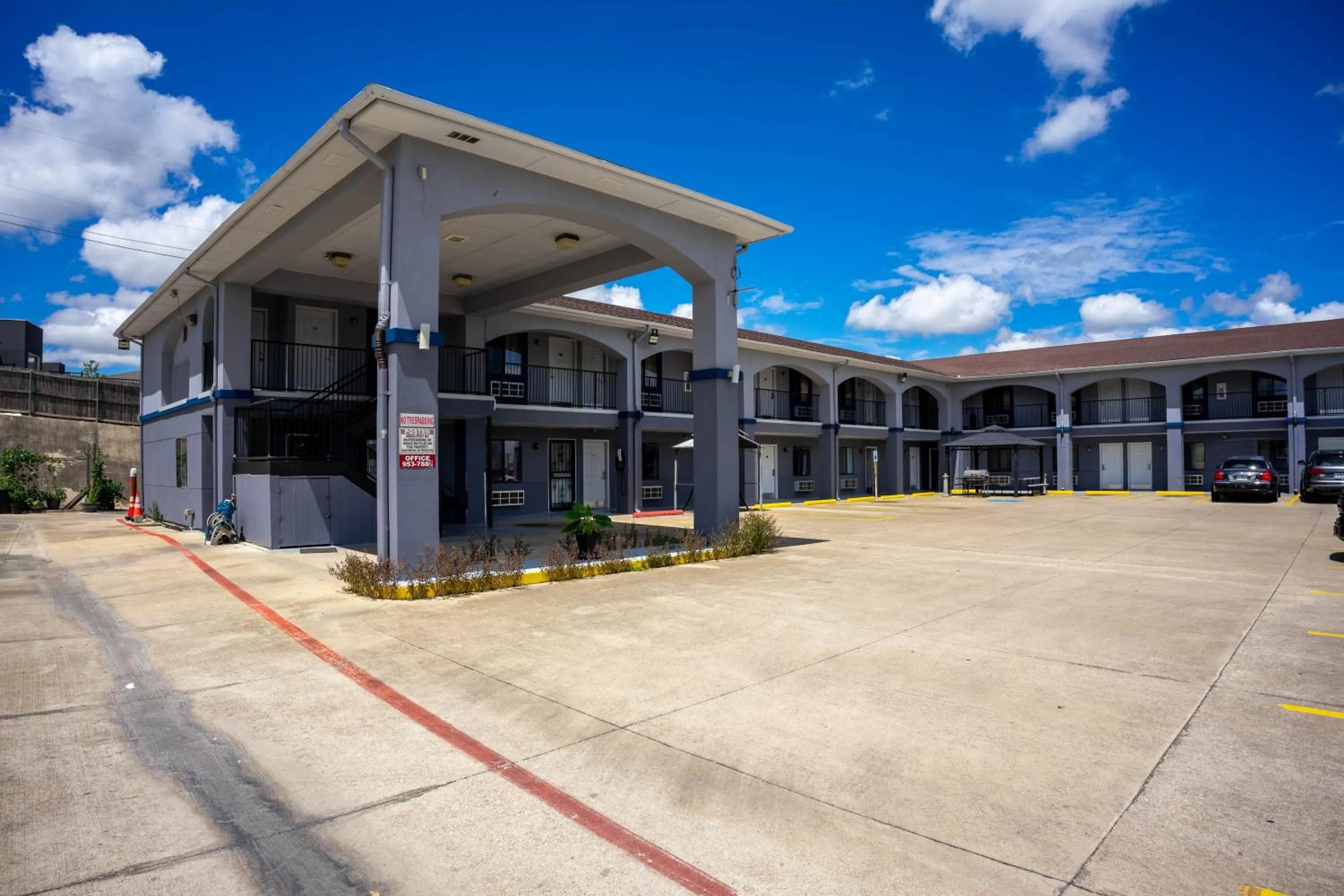 Facade/entrance in High Five Inn By OYO Killeen