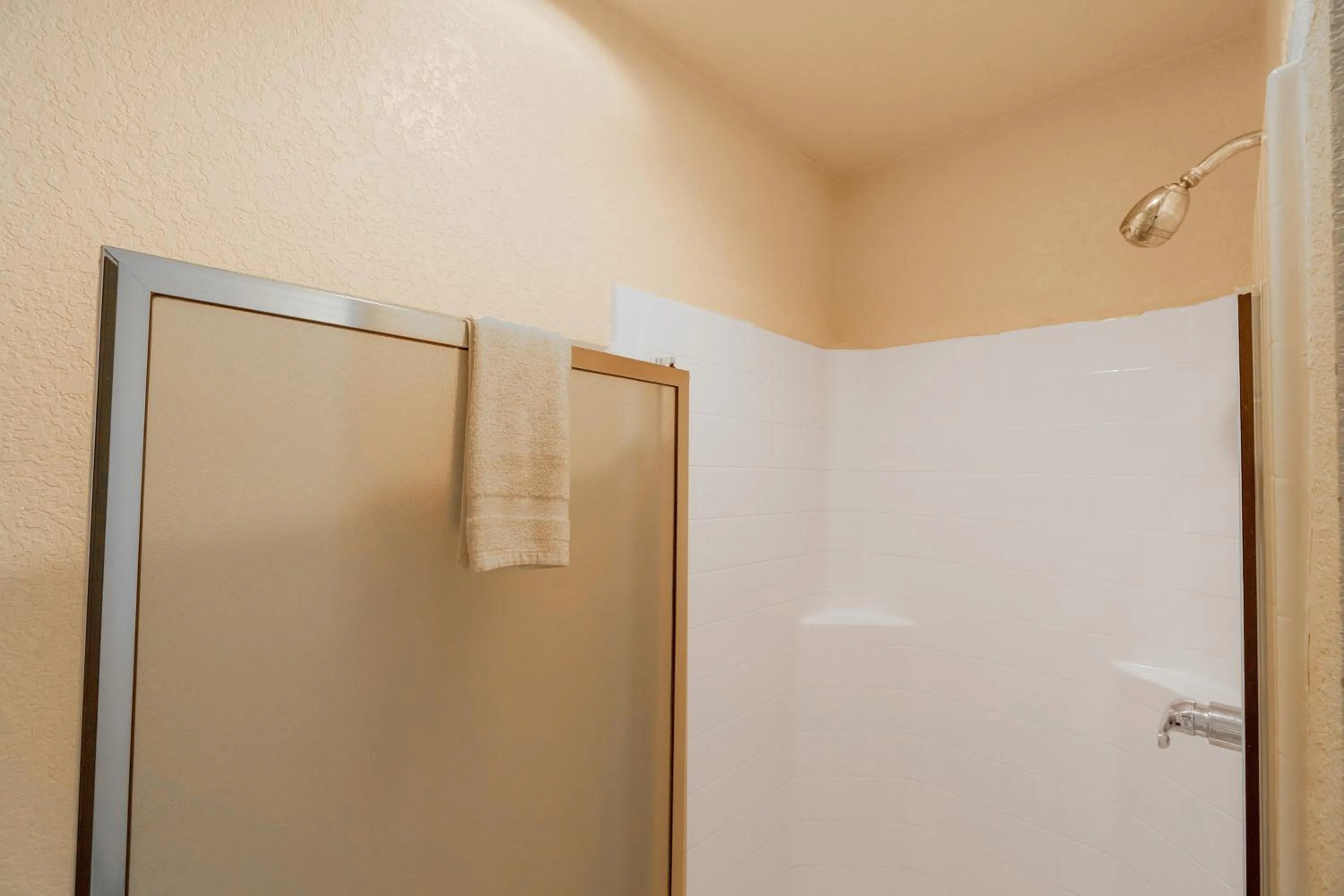 Bathroom in High Five Inn By OYO Killeen