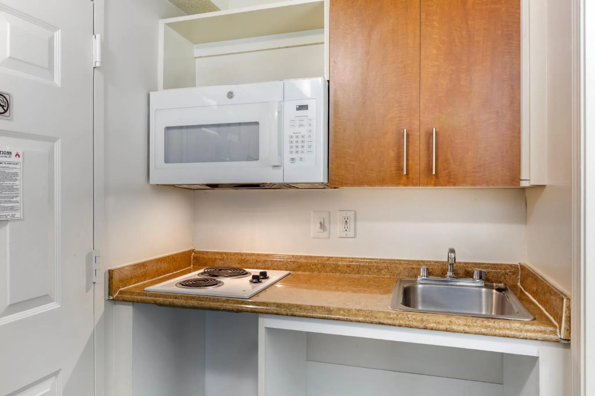 Photo of the whole room in HomeTowne Studios by Red Roof Louisville