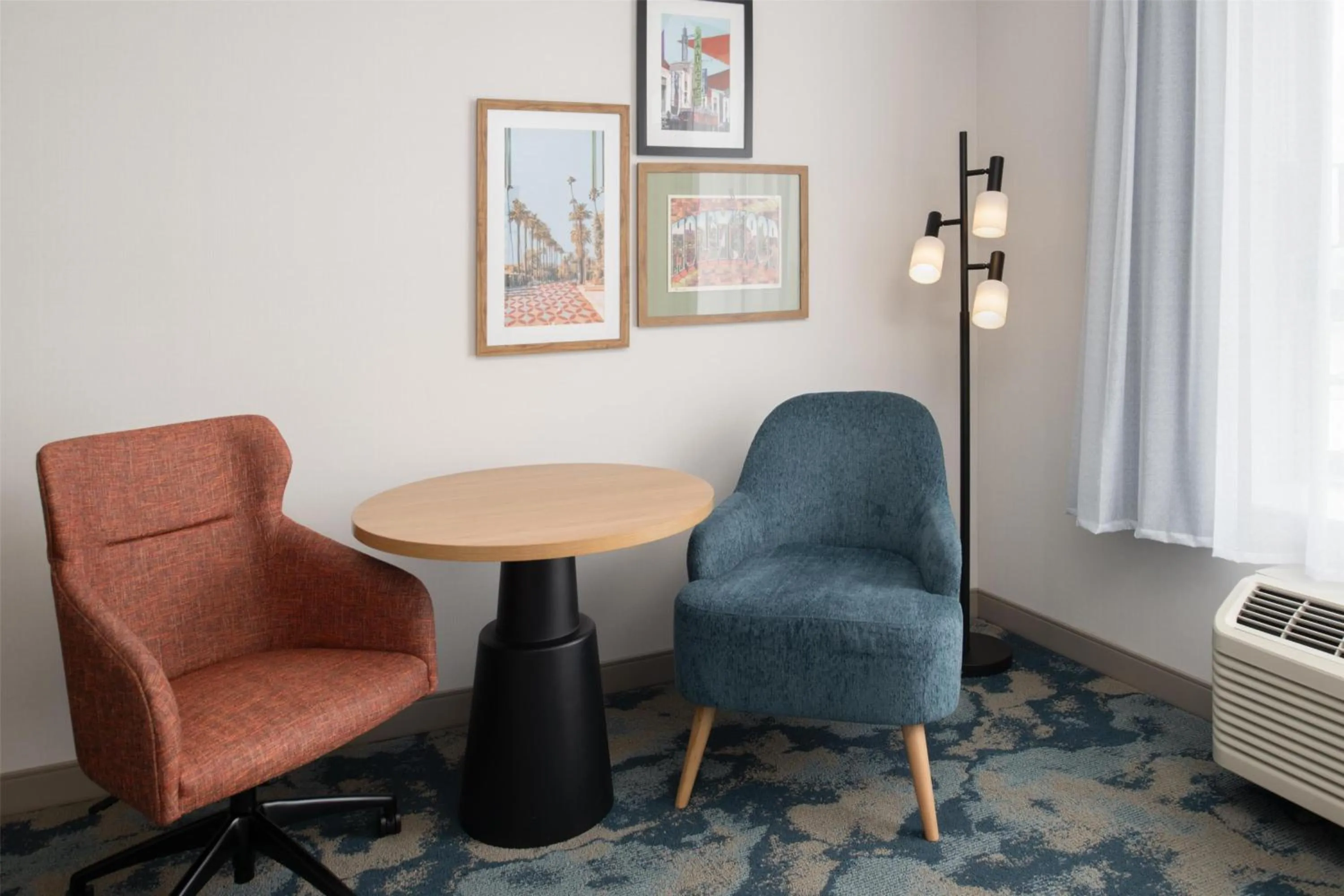 Seating area in Hampton Inn by Hilton North Hollywood