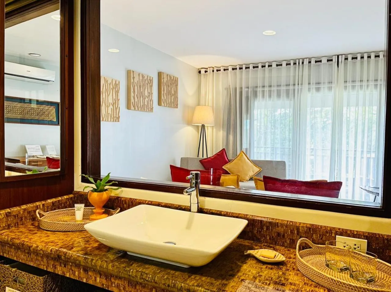 Bathroom in Amun Ini Beach Resort & Spa