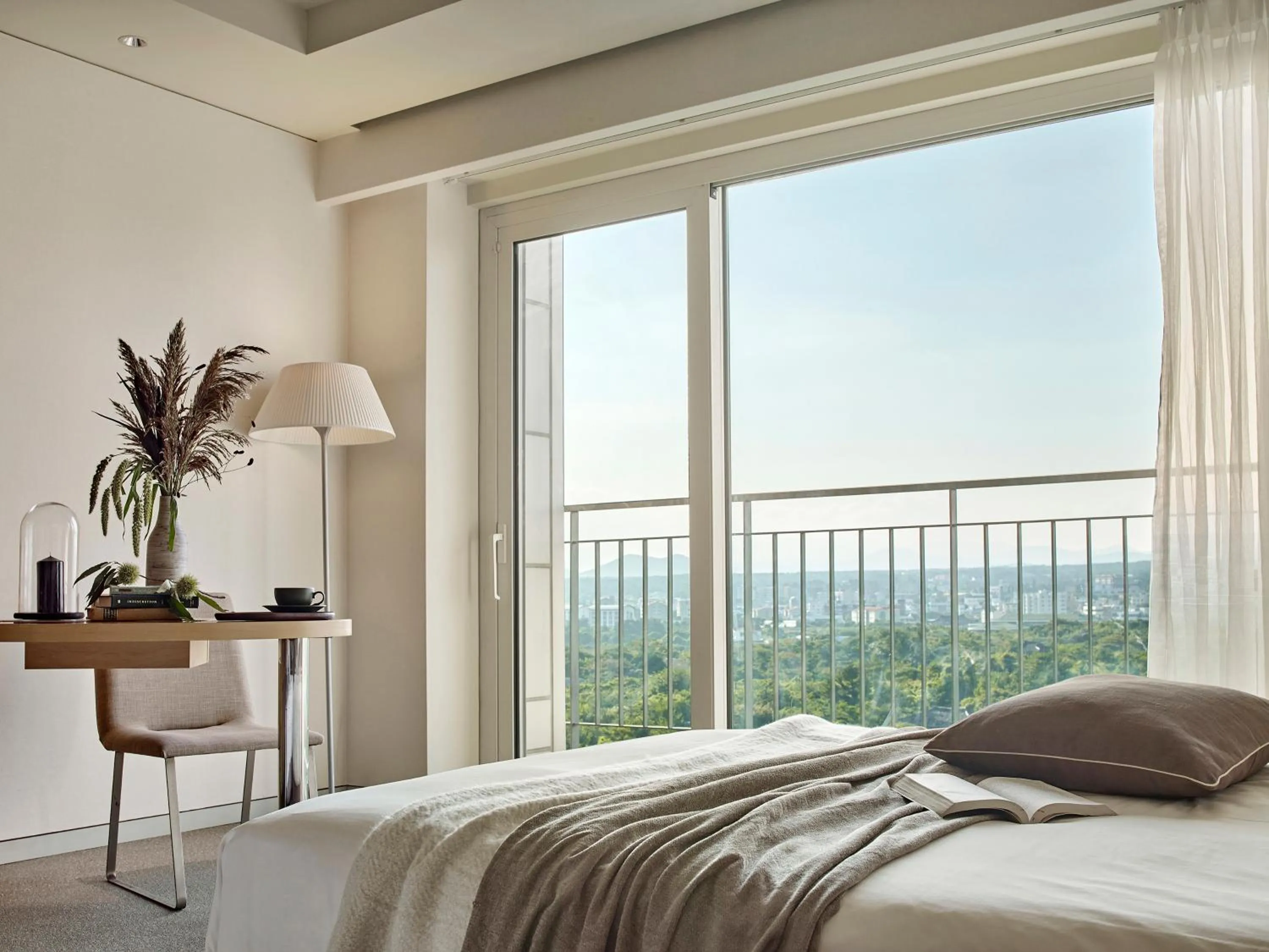 Bedroom, Bed in Haevichi Hotel & Resort Jeju