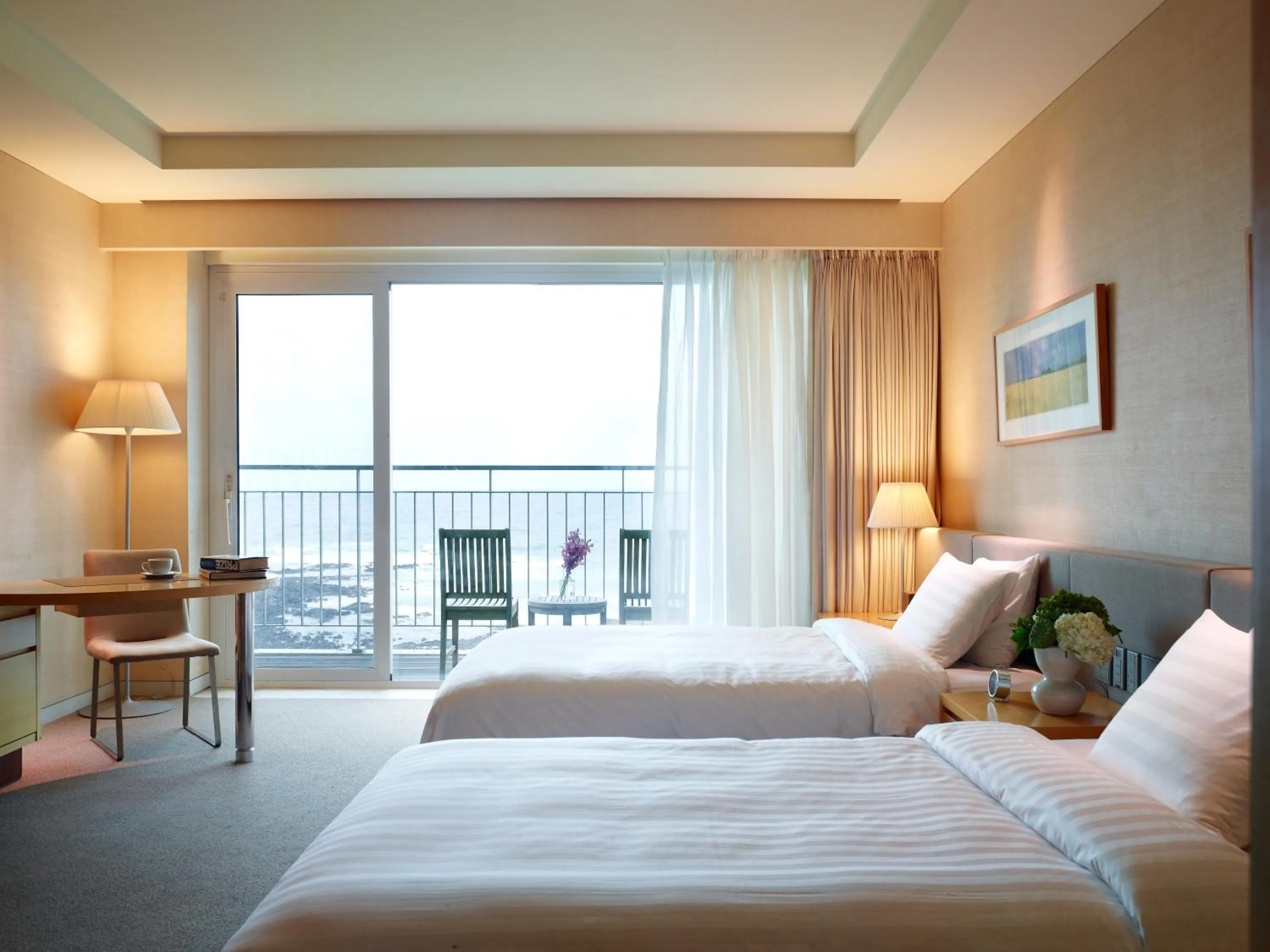 Property building, Bed in Haevichi Hotel & Resort Jeju
