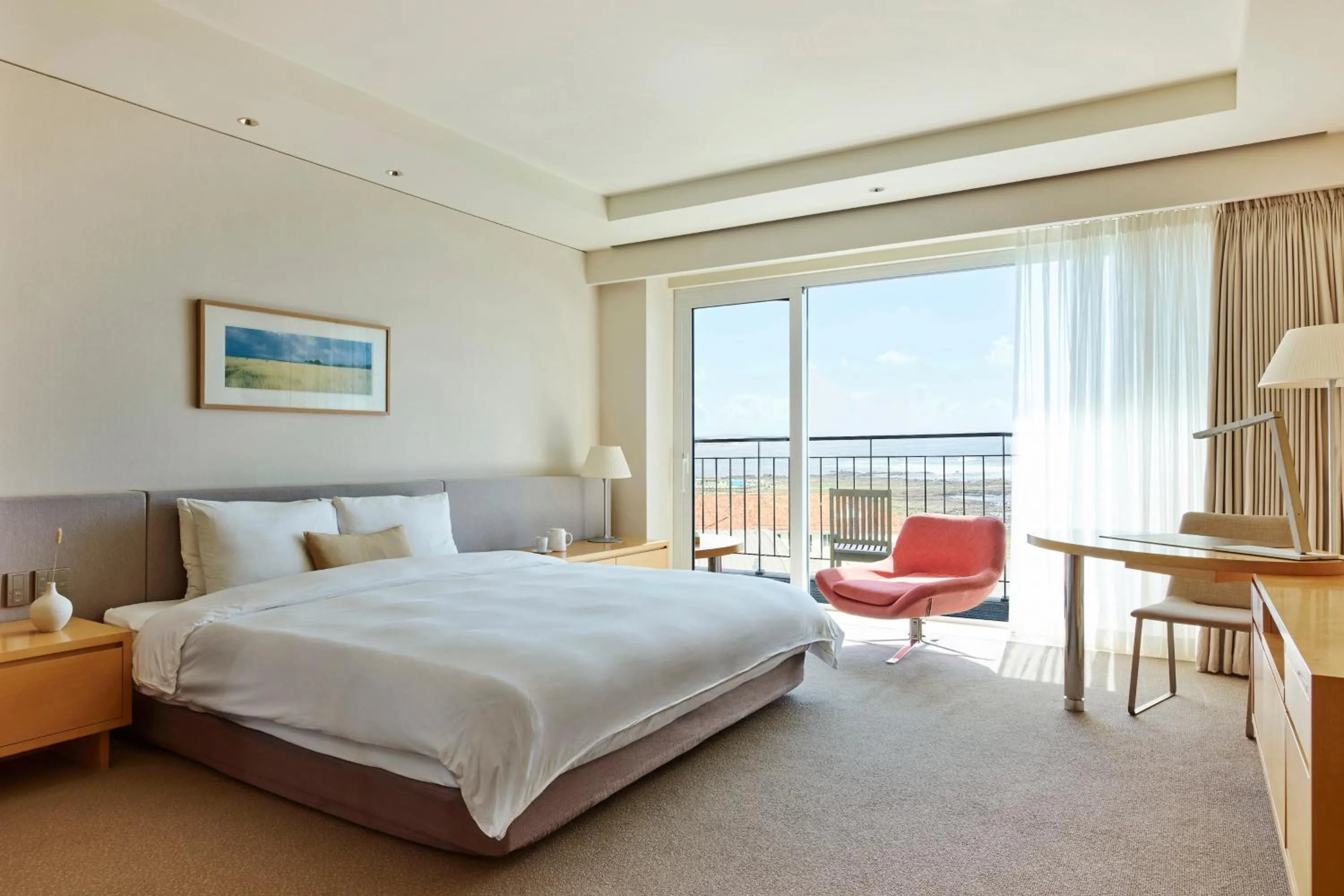 Property building, Bed in Haevichi Hotel & Resort Jeju