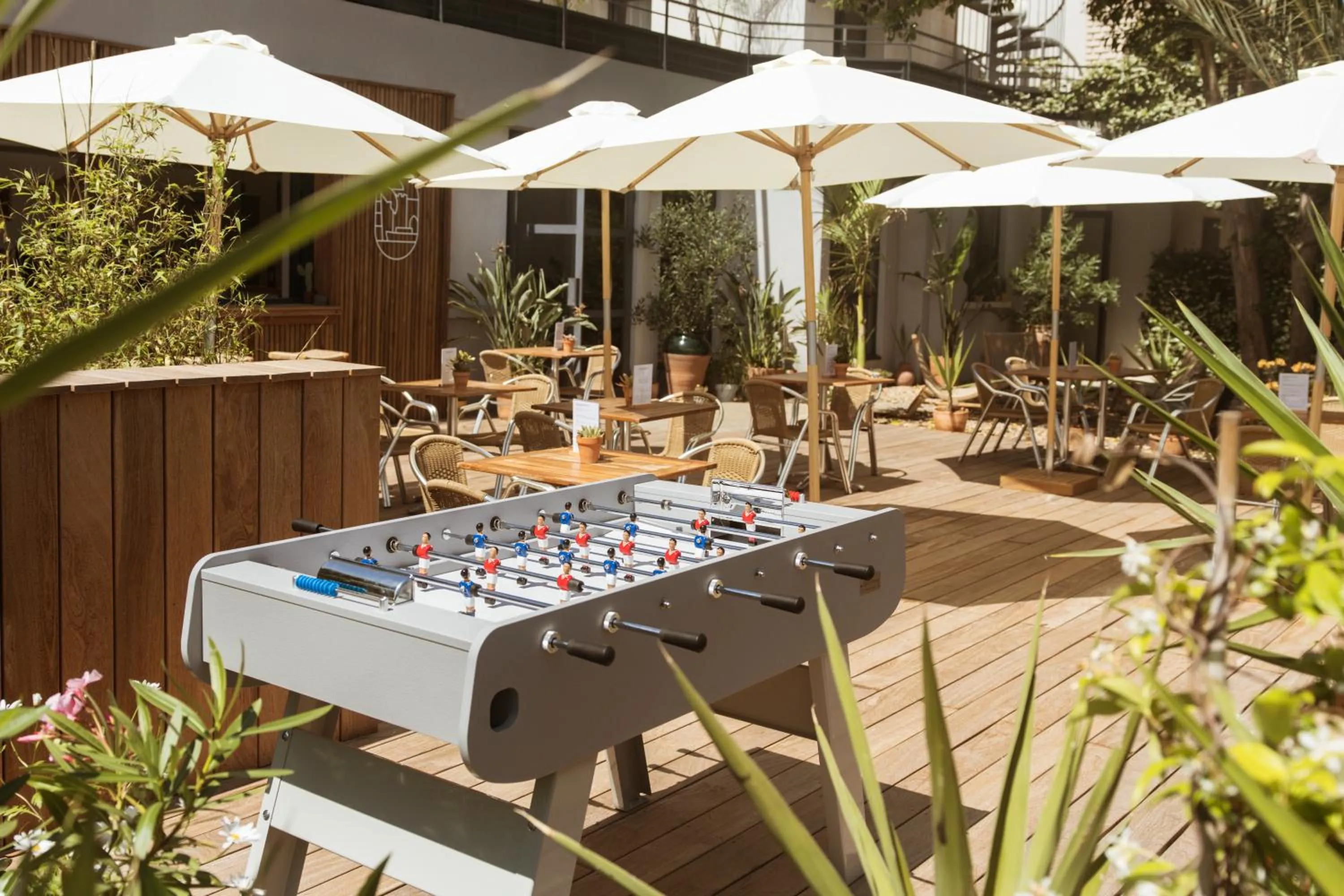 Restaurant/places to eat in Hôtel les jardins du canal - solaire eco reponsable - piscine - parking - garage - bornes électriques - accueil vélos - kids friendly