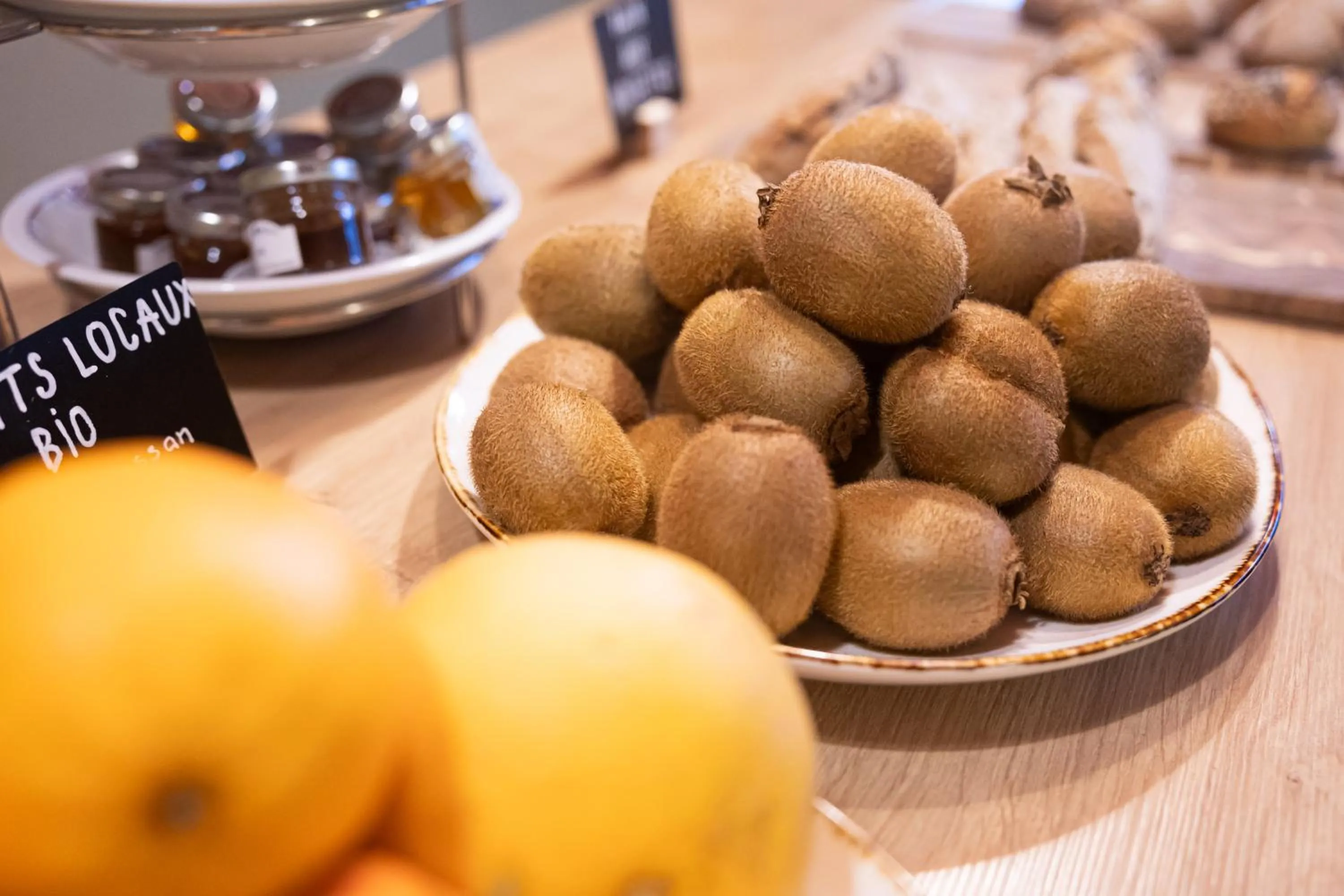 Buffet breakfast in Hôtel les jardins du canal - solaire eco reponsable - piscine - parking - garage - bornes électriques - accueil vélos - kids friendly