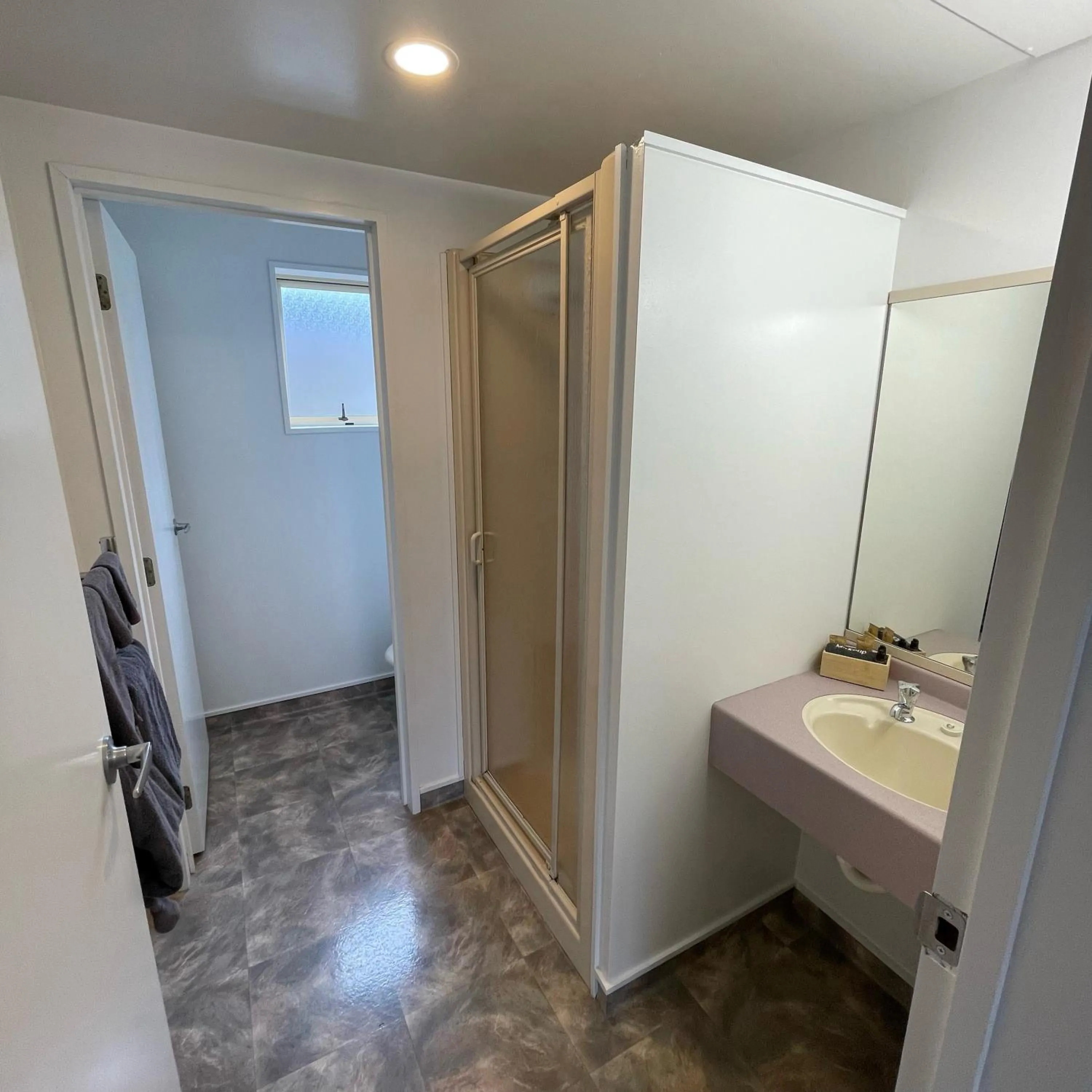 Bathroom in Apex Motorlodge