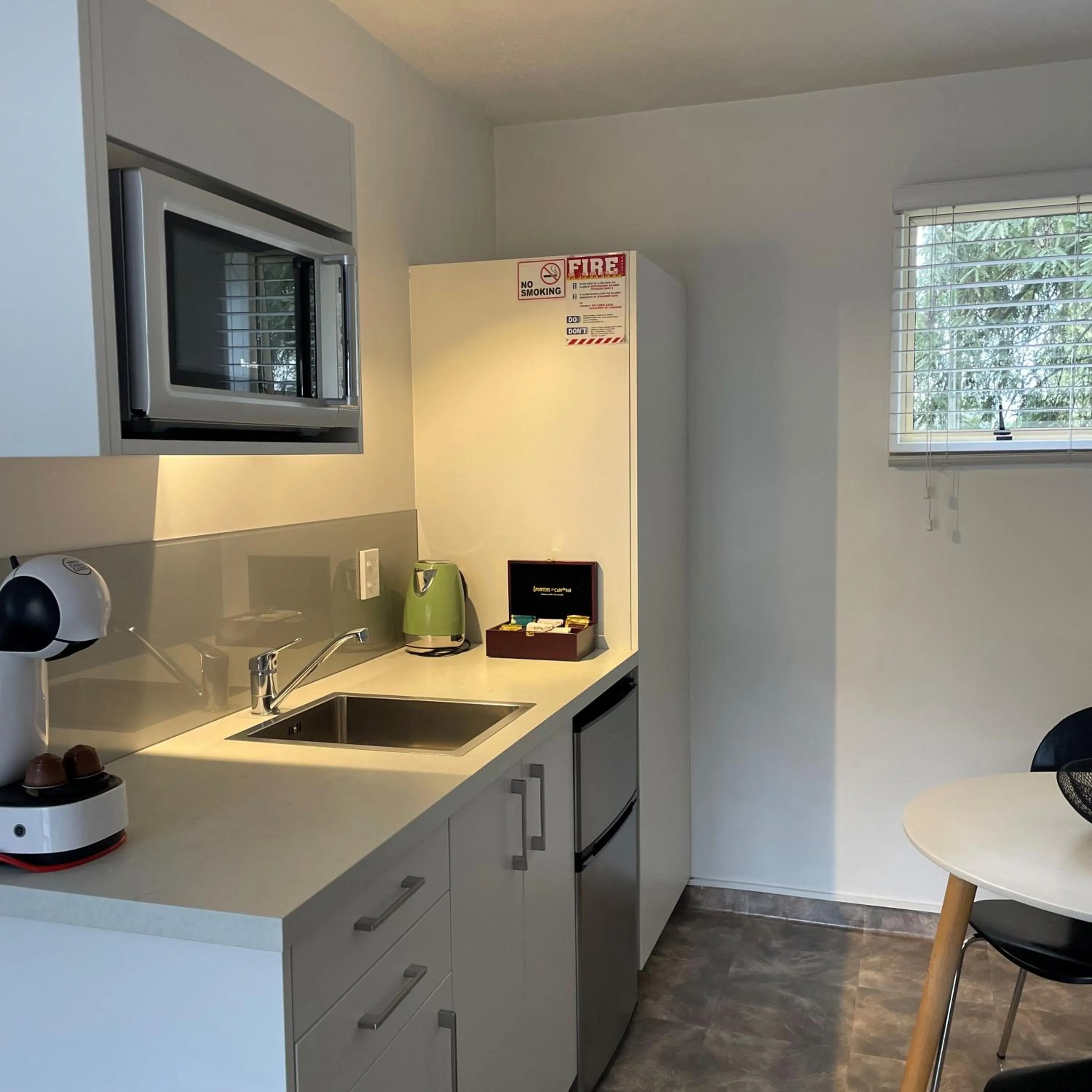 kitchen in Apex Motorlodge