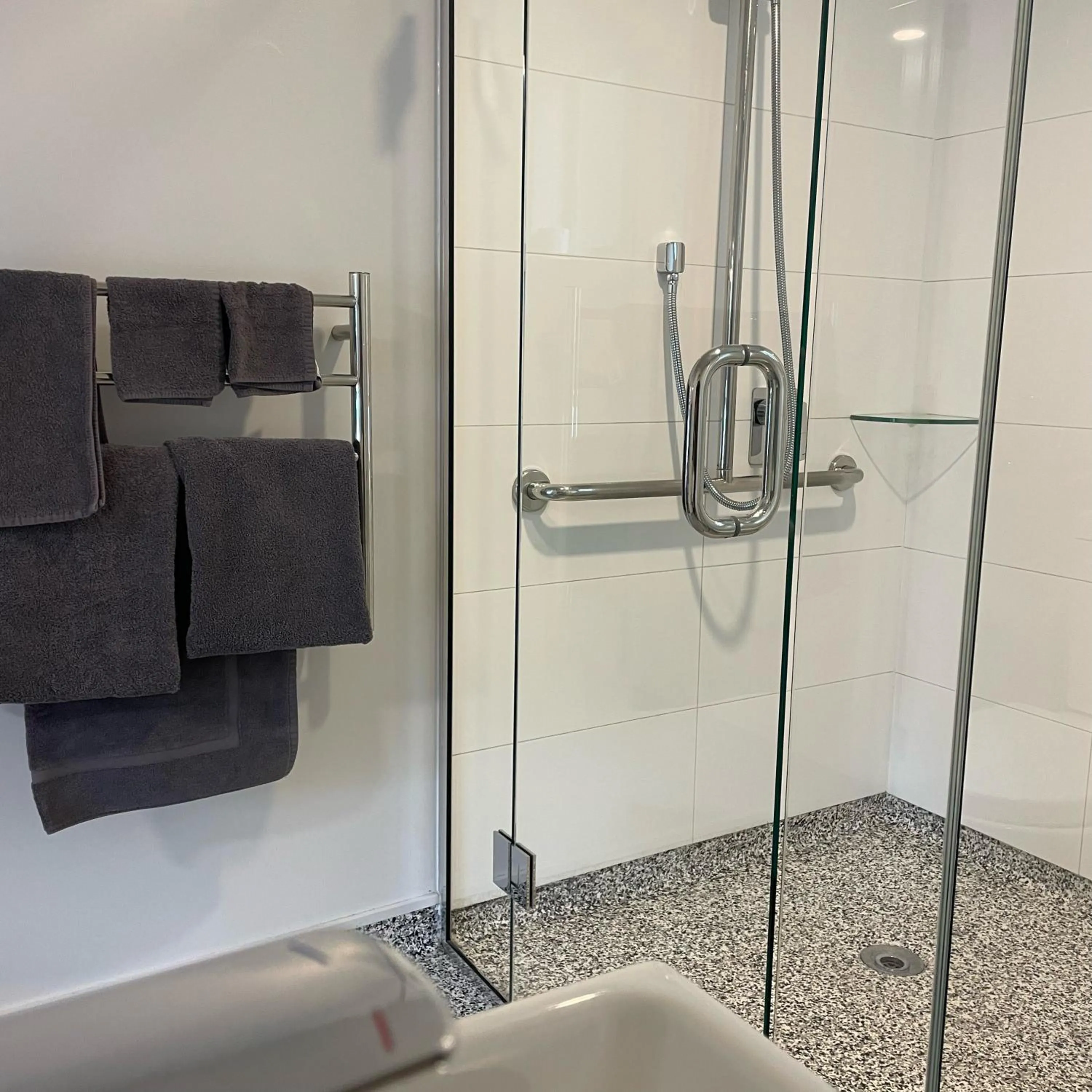 Bathroom in Apex Motorlodge