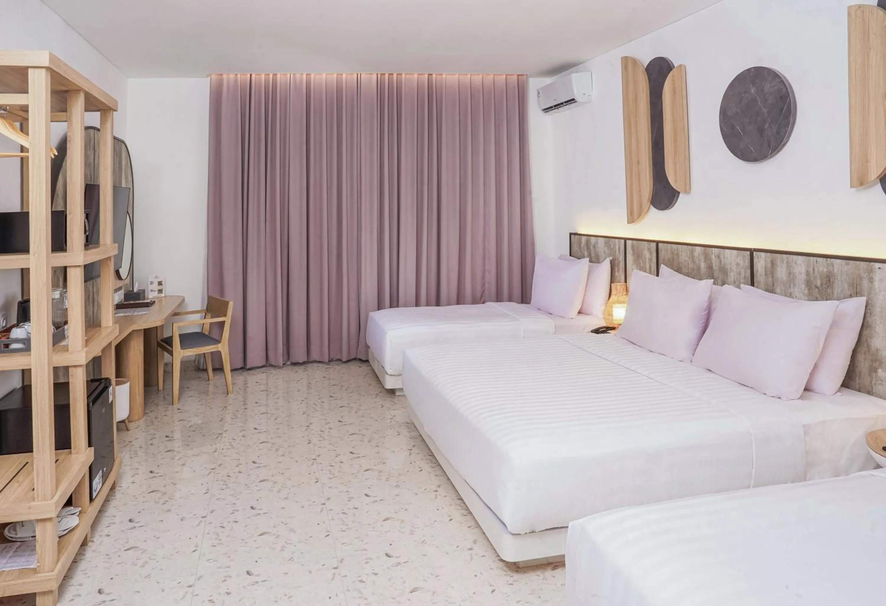 Bed in Jambuluwuk Oceano Gili Trawangan