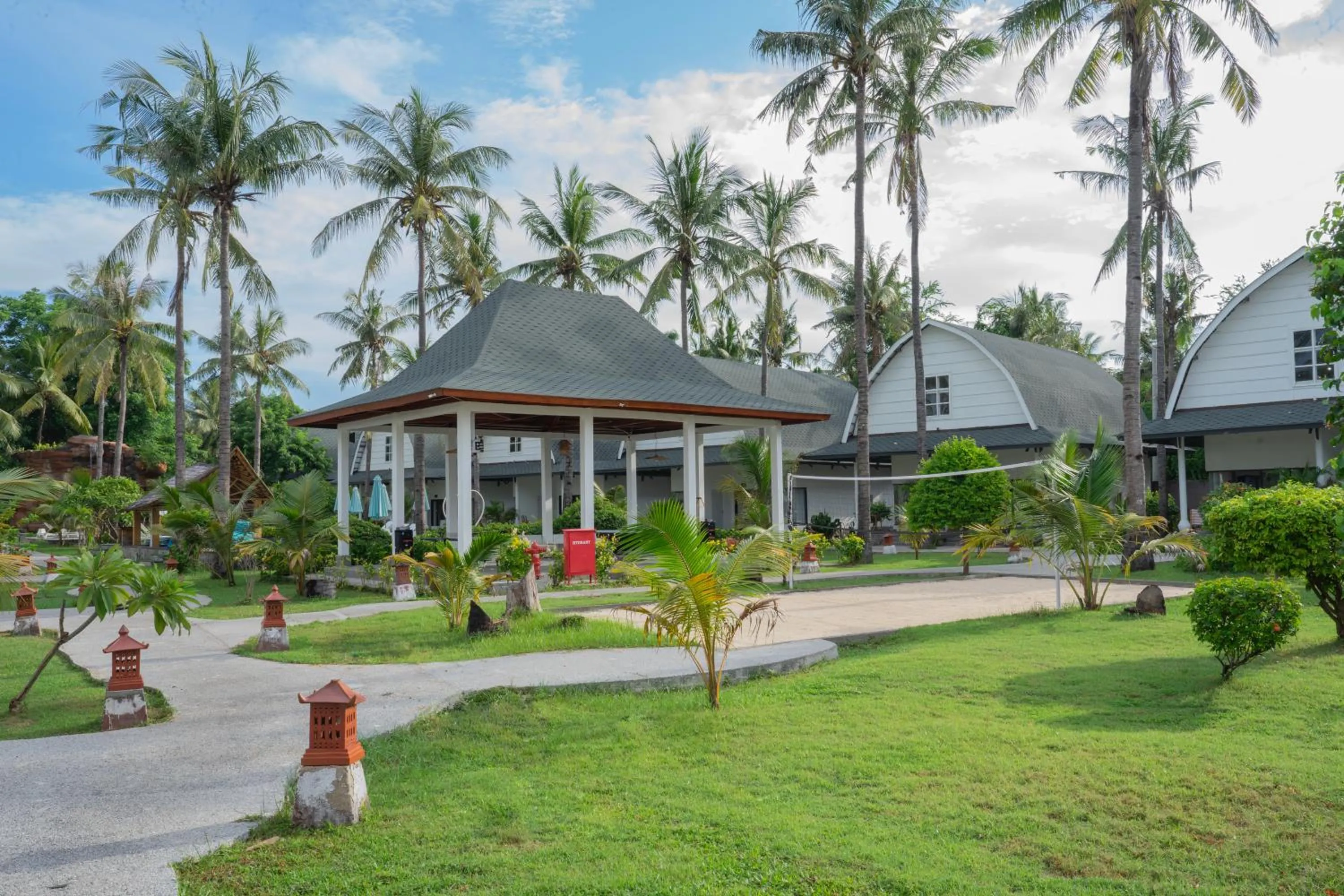 Garden in Jambuluwuk Oceano Gili Trawangan