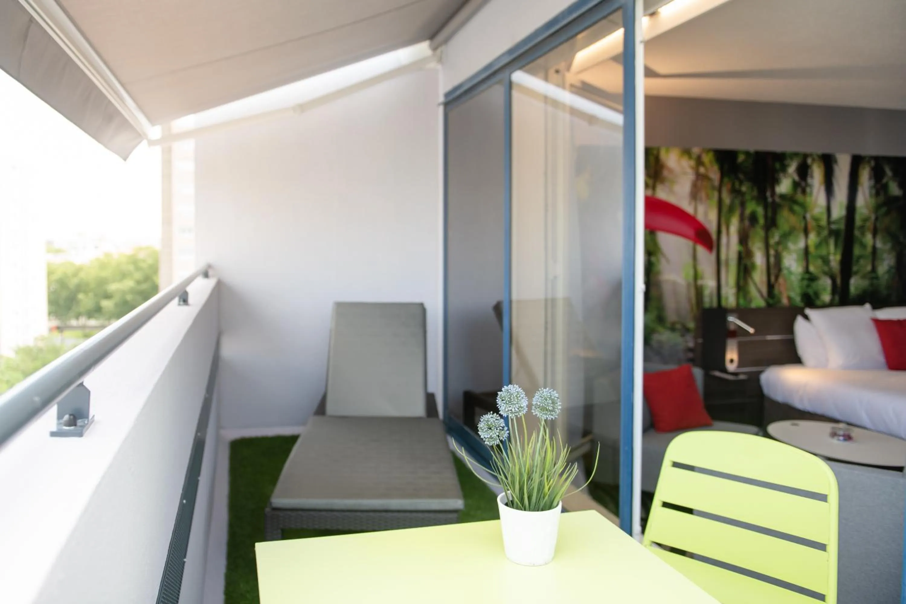 Bed in Novotel Lyon Gerland Musée des Confluences