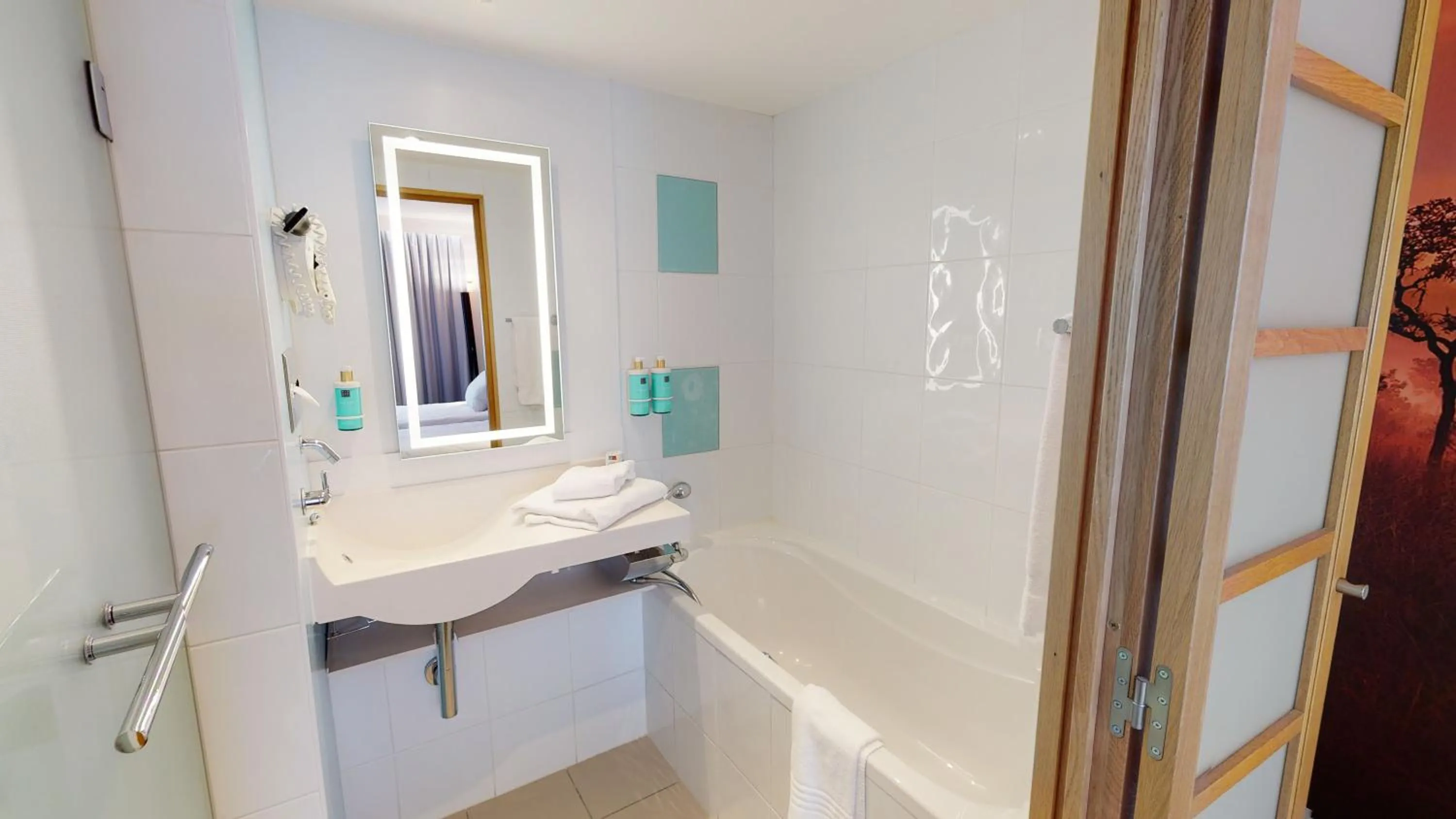 Bathroom in Novotel Lyon Gerland Musée des Confluences