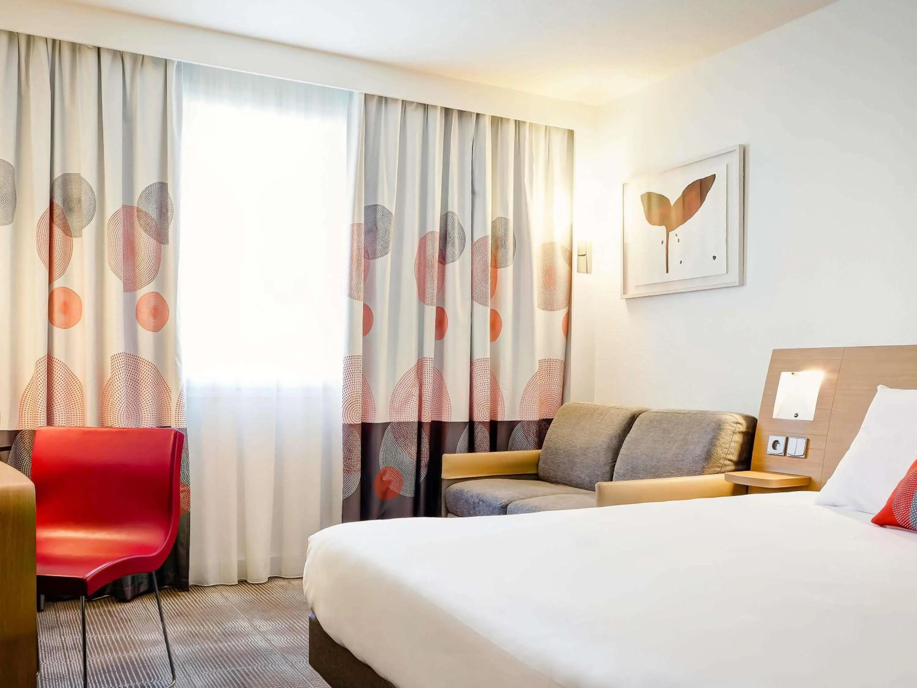 Bedroom, Bed in Novotel Lyon Gerland Musée des Confluences