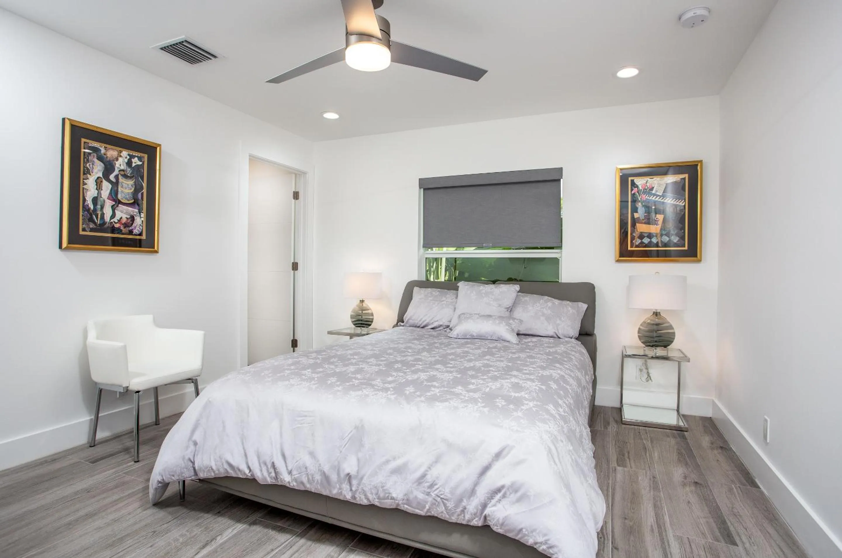 Bed in CASA HERMÈS Wilton Manor - Gay Guesthouse