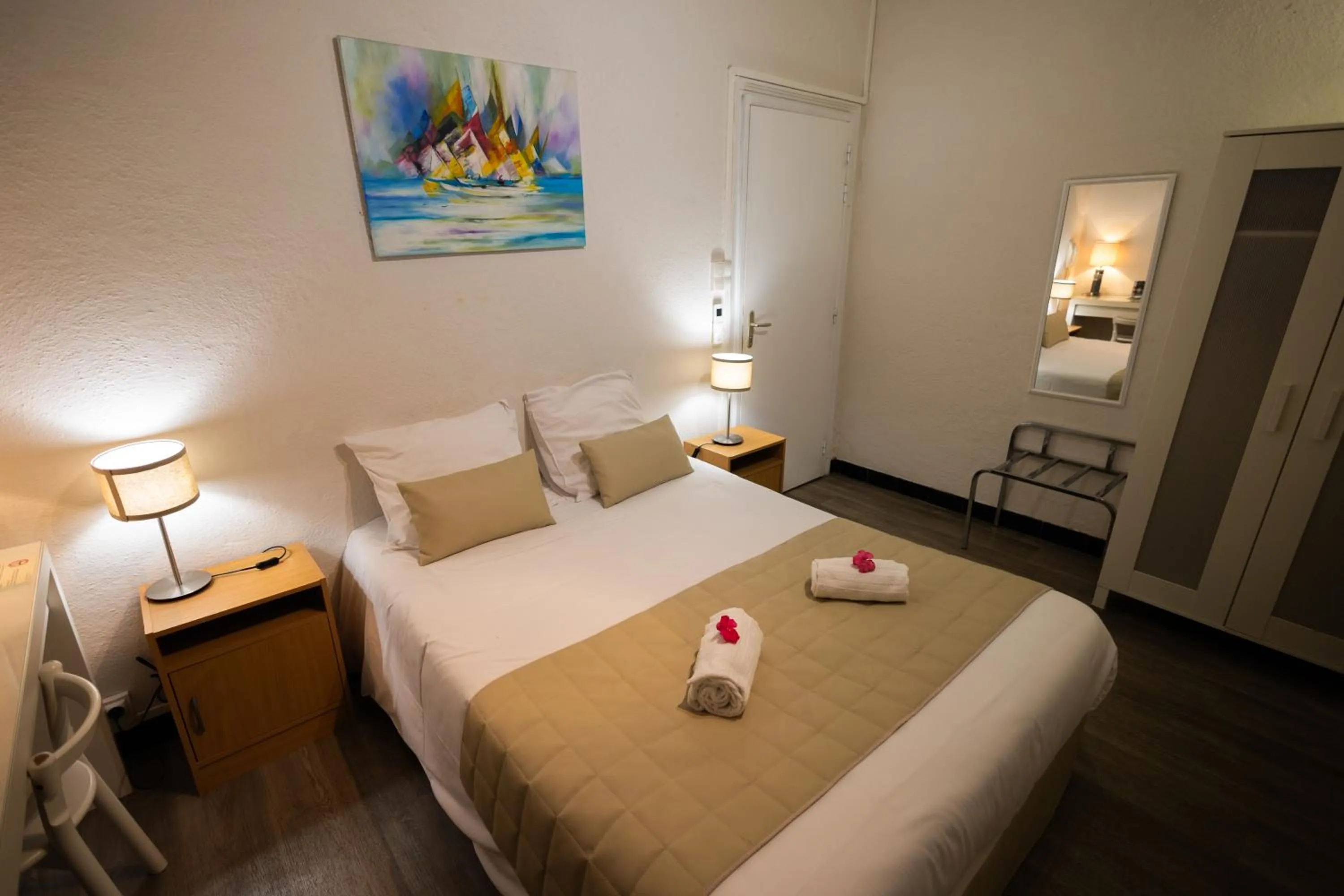 Bed in Logis des Crêtes de Pignols