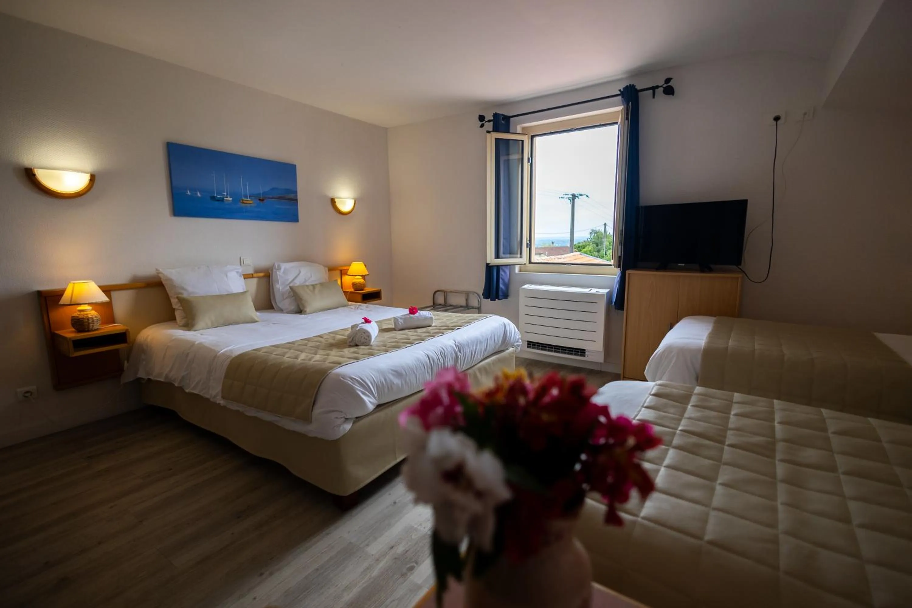 Bed in Logis des Crêtes de Pignols